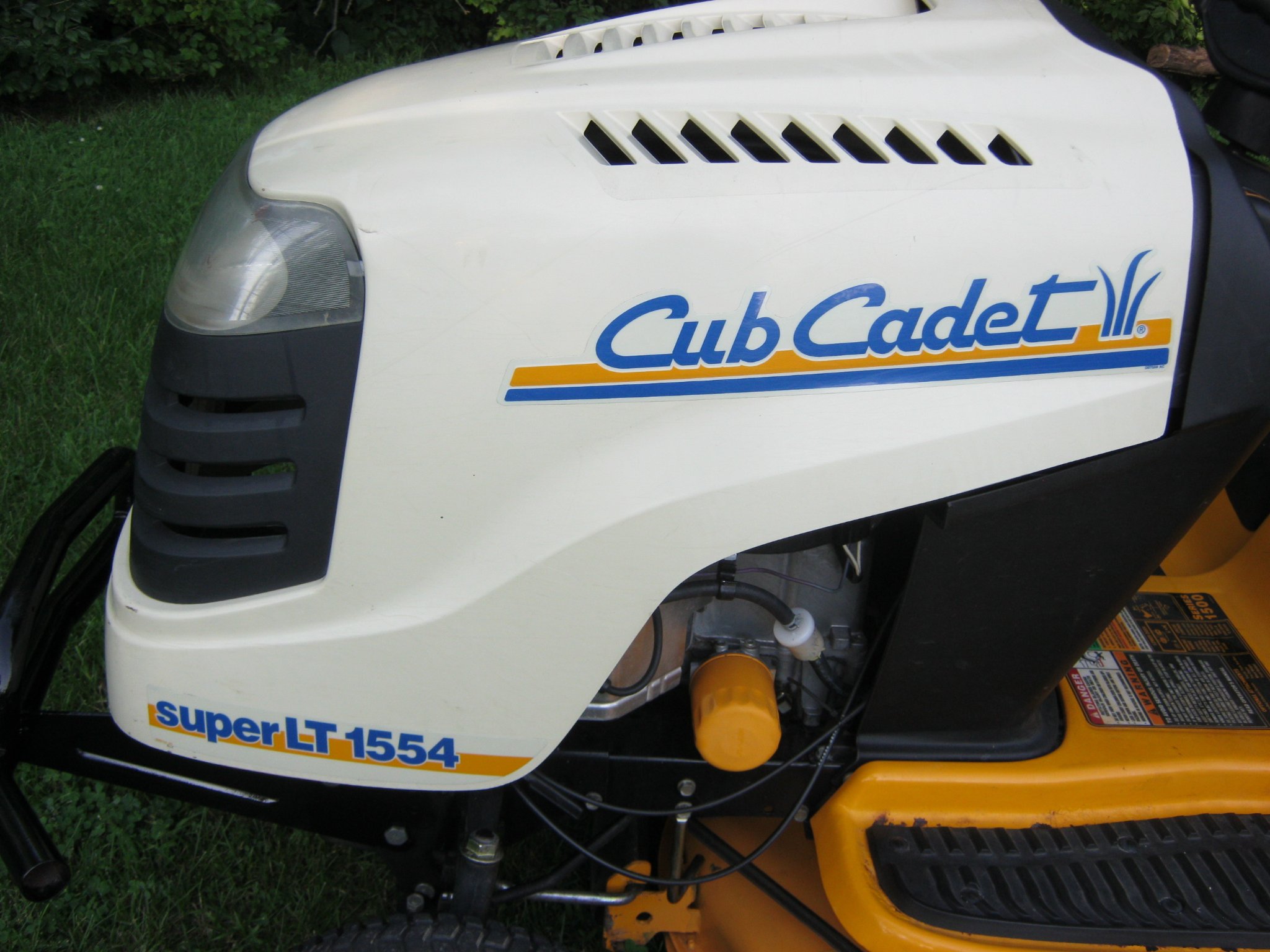 2005 Cub Cadet Super LT-1554 54" cut lawn and garden tractor ...