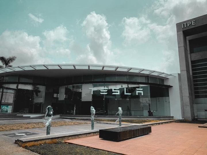 🚗La cuarta agencia de Tesla en México tiene sede en Yucatán. 📊Ahora es
