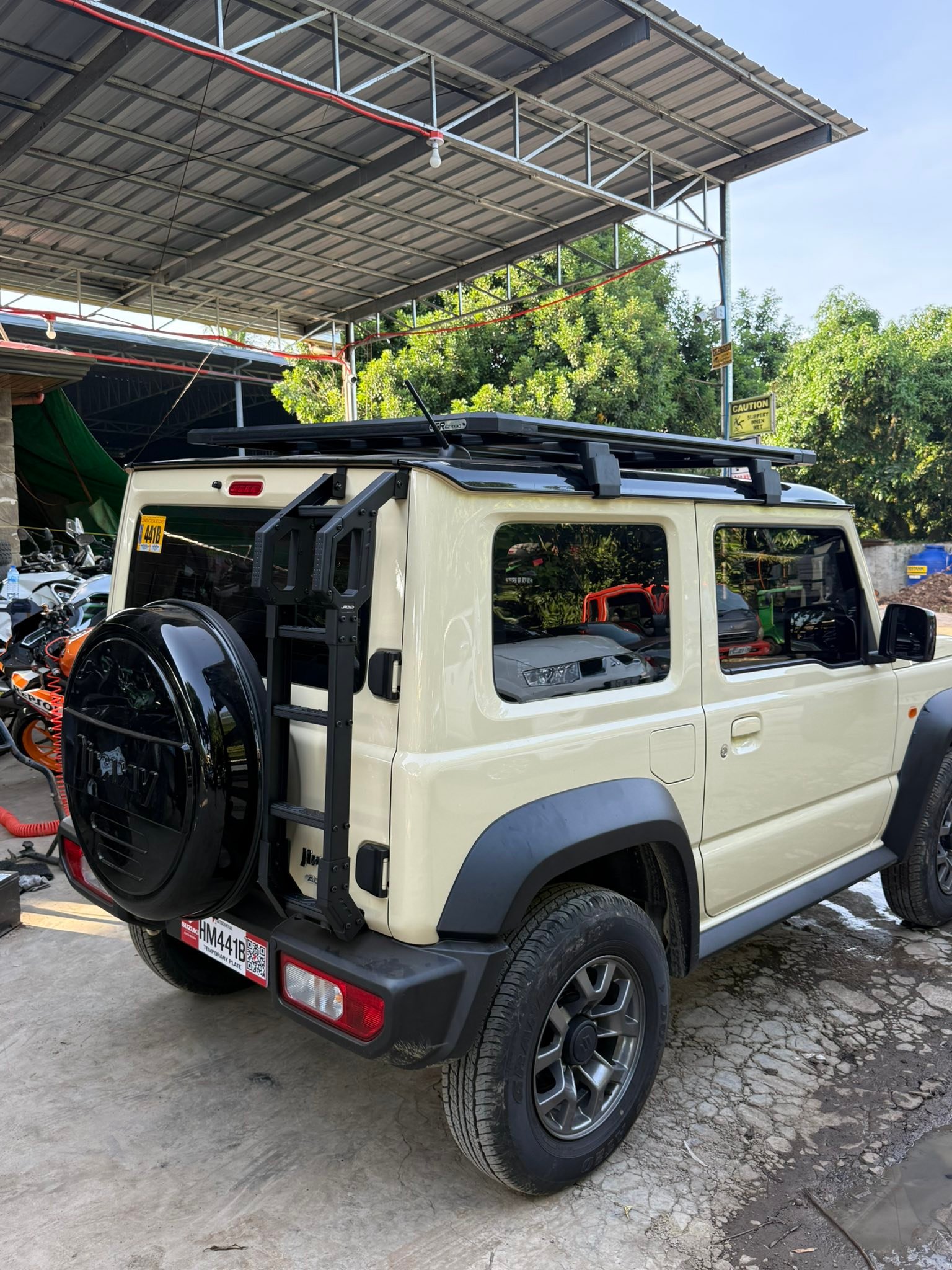 Dodong - Done Install Slim-rack carrier And Jroad Ladder Suzuki Jimny ...