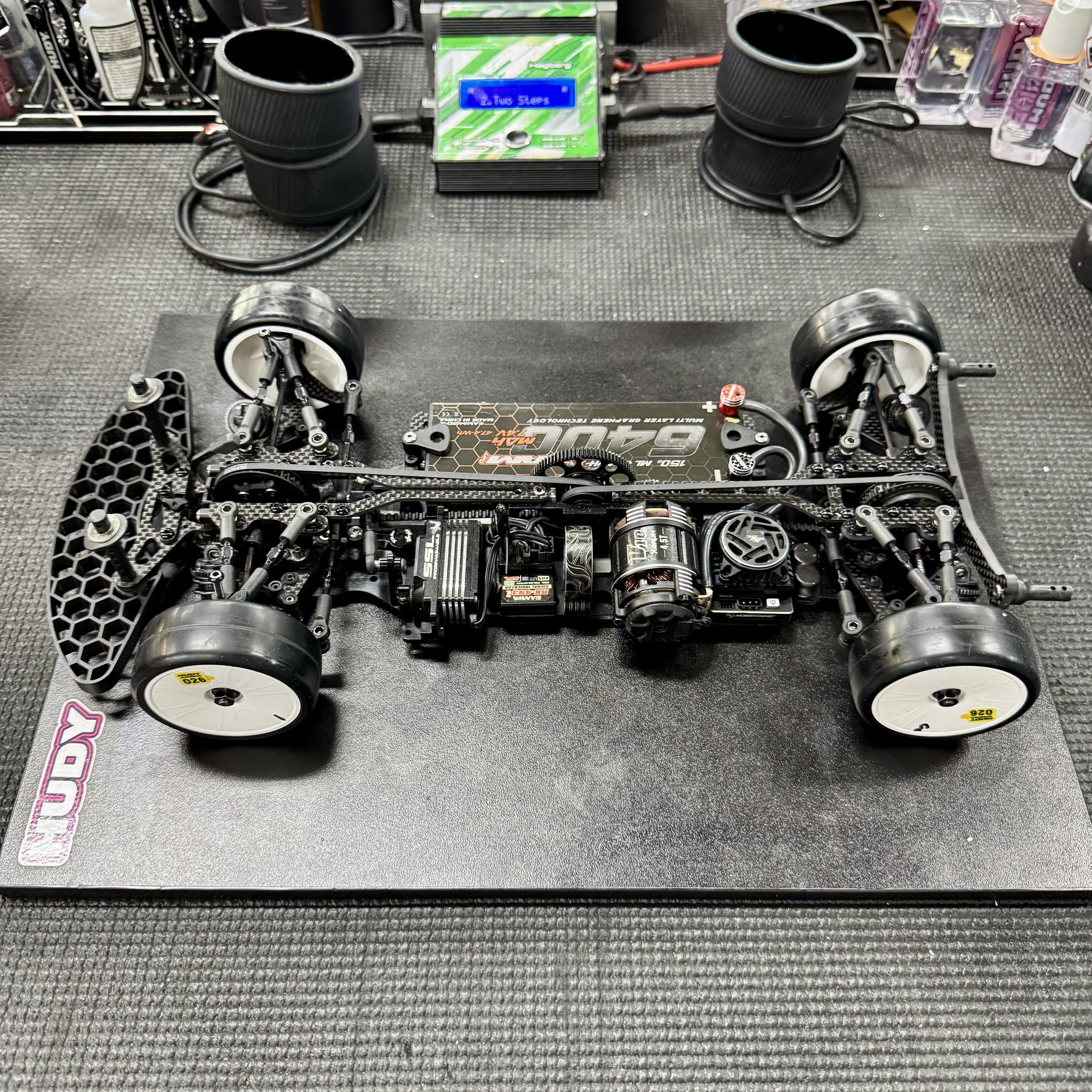 Chassis focus of my XRAY X4'26 that I am running here at the XRS