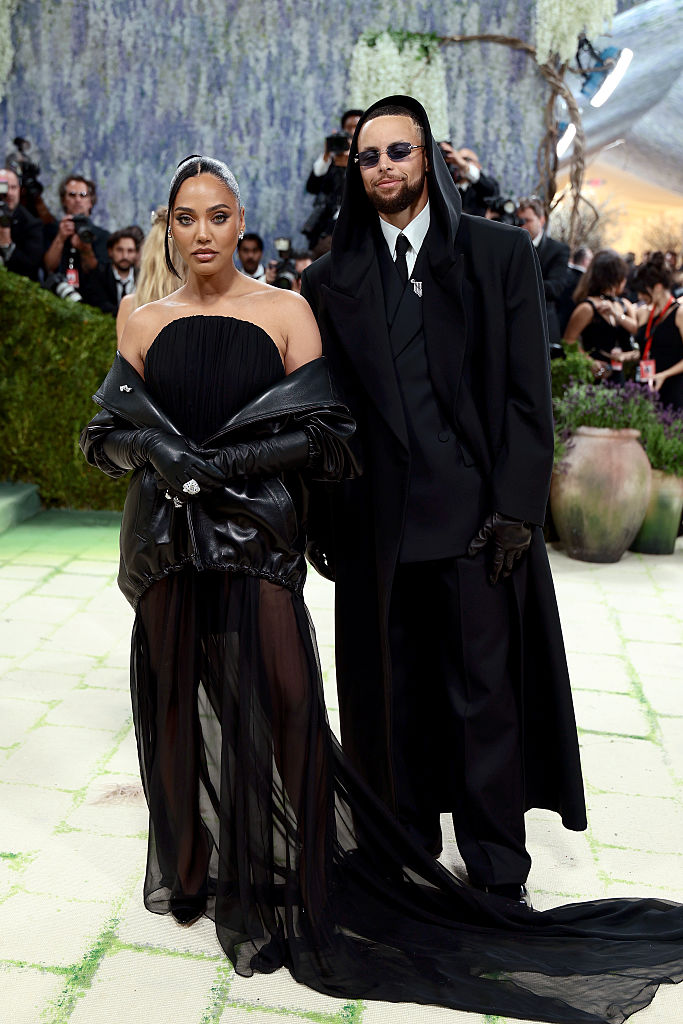 ayesha curry jersey dress Steph & made it to the Met Gala this year 🏀 (📸 Getty Images) ayesha curry ring