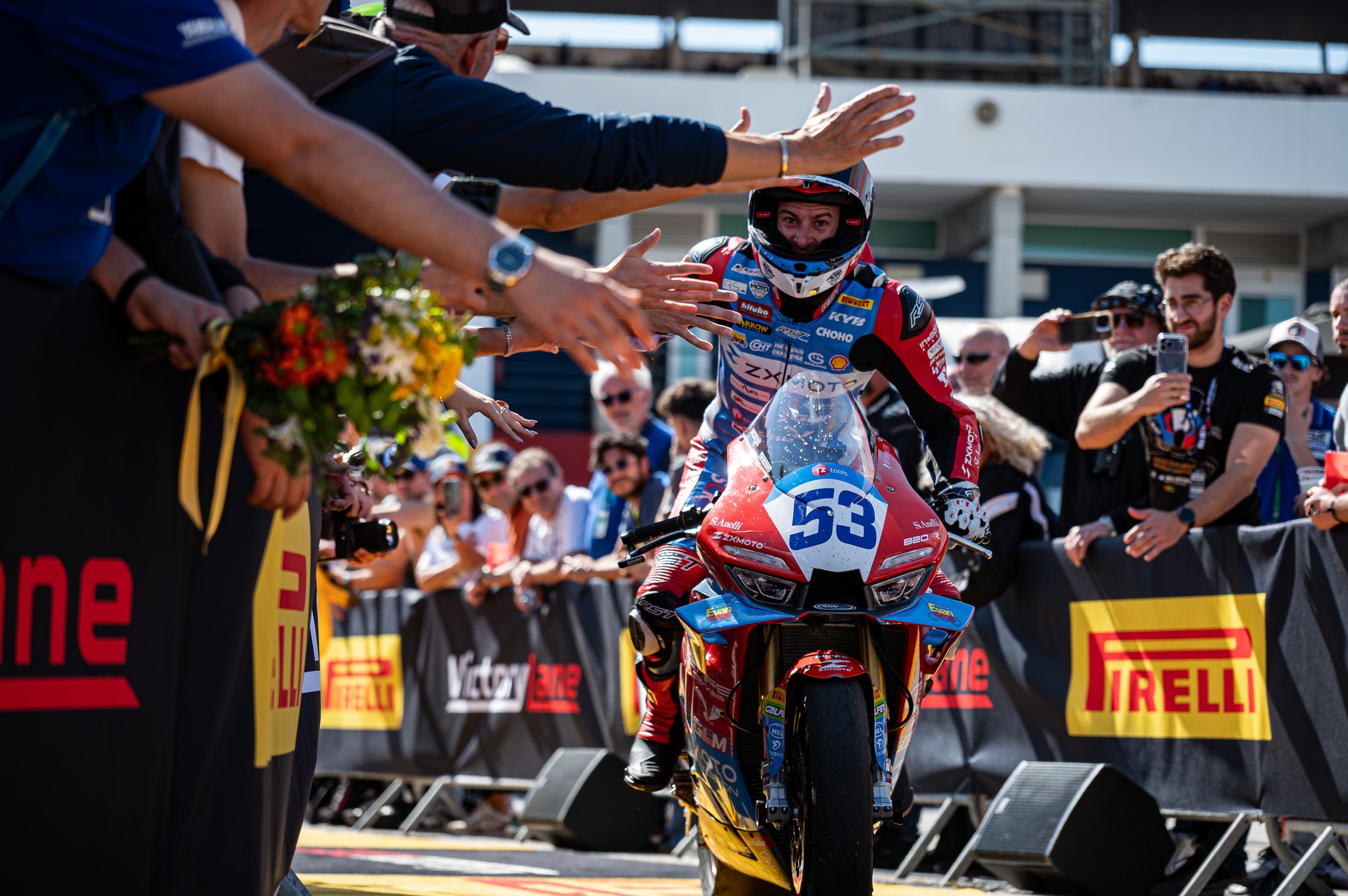 A Chinese motorcycle brand just made history. #ZXMOTO's stunning