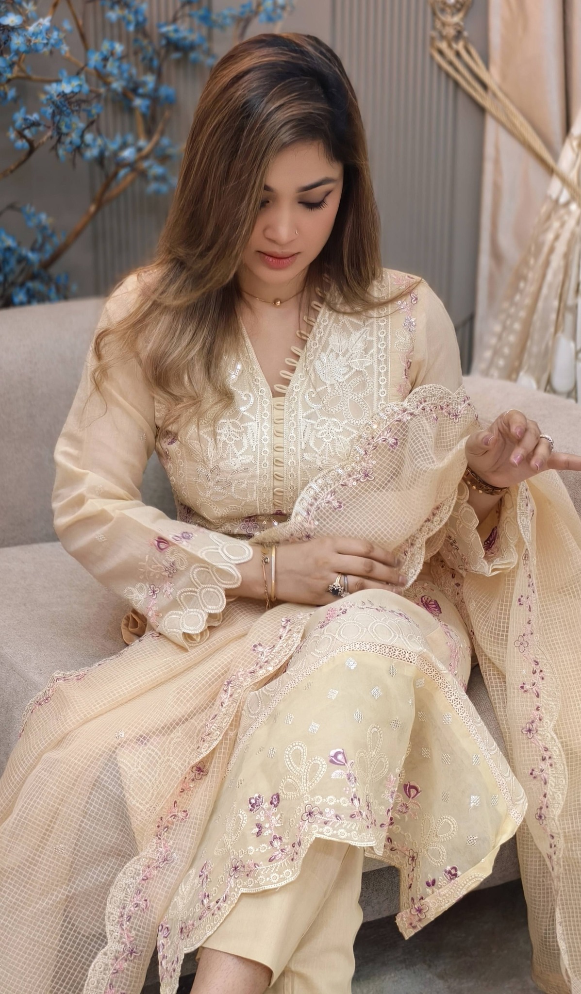 PAKISTA*NI INSPIRED DRESS KAMIZ: Kashmiri premium cotton fabrics , full body embroidery work . body laser cutting and heavy luxury ambrodari 4 pis exclusive design SIZE: Body: 60