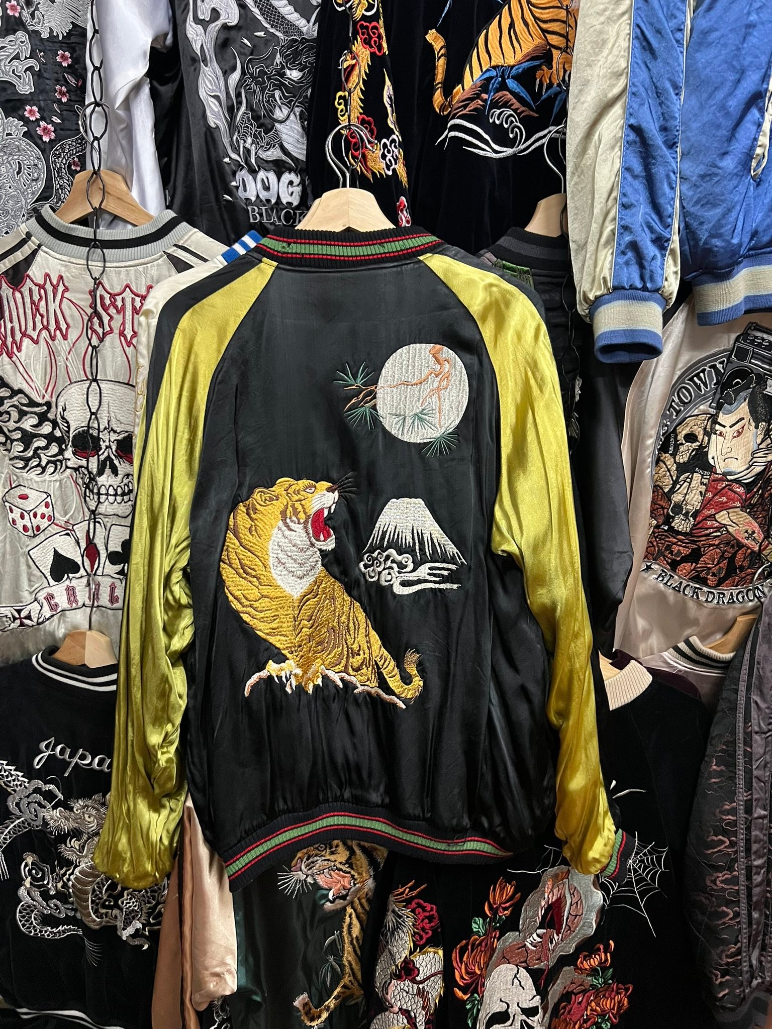 Crows cropped heads sukajan TIGER MOON SUKAJAN CROPPED HEADS X