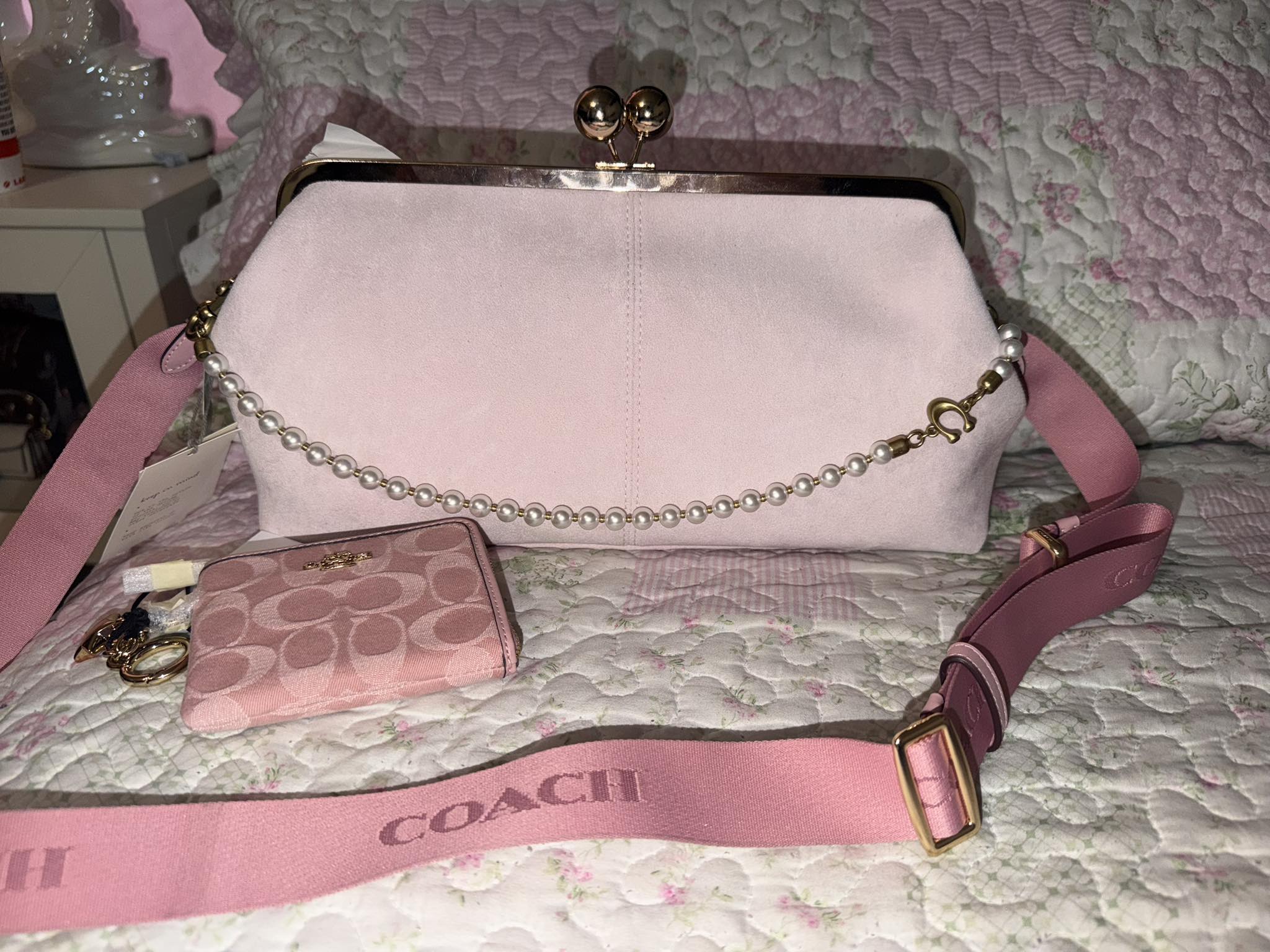 Ok, kisslock fringe bag I love it so much 🤩