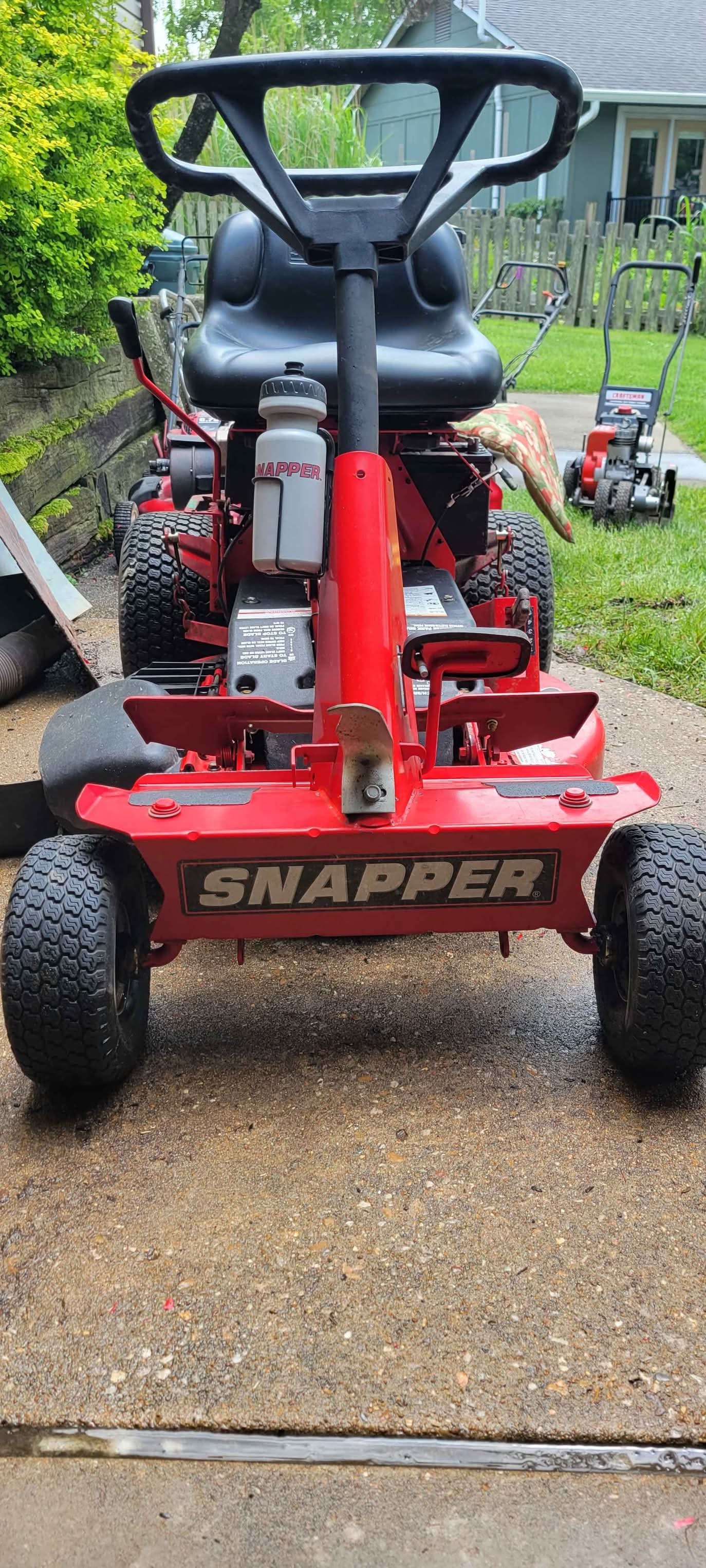 Snapper 28 inch 12.5 hp riding lawn mower - Lawn Mowers - St. Charles ...