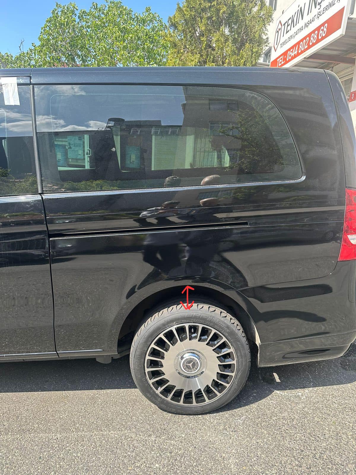 I put these alloys on with 245/45/18 tyres however the car has sat 