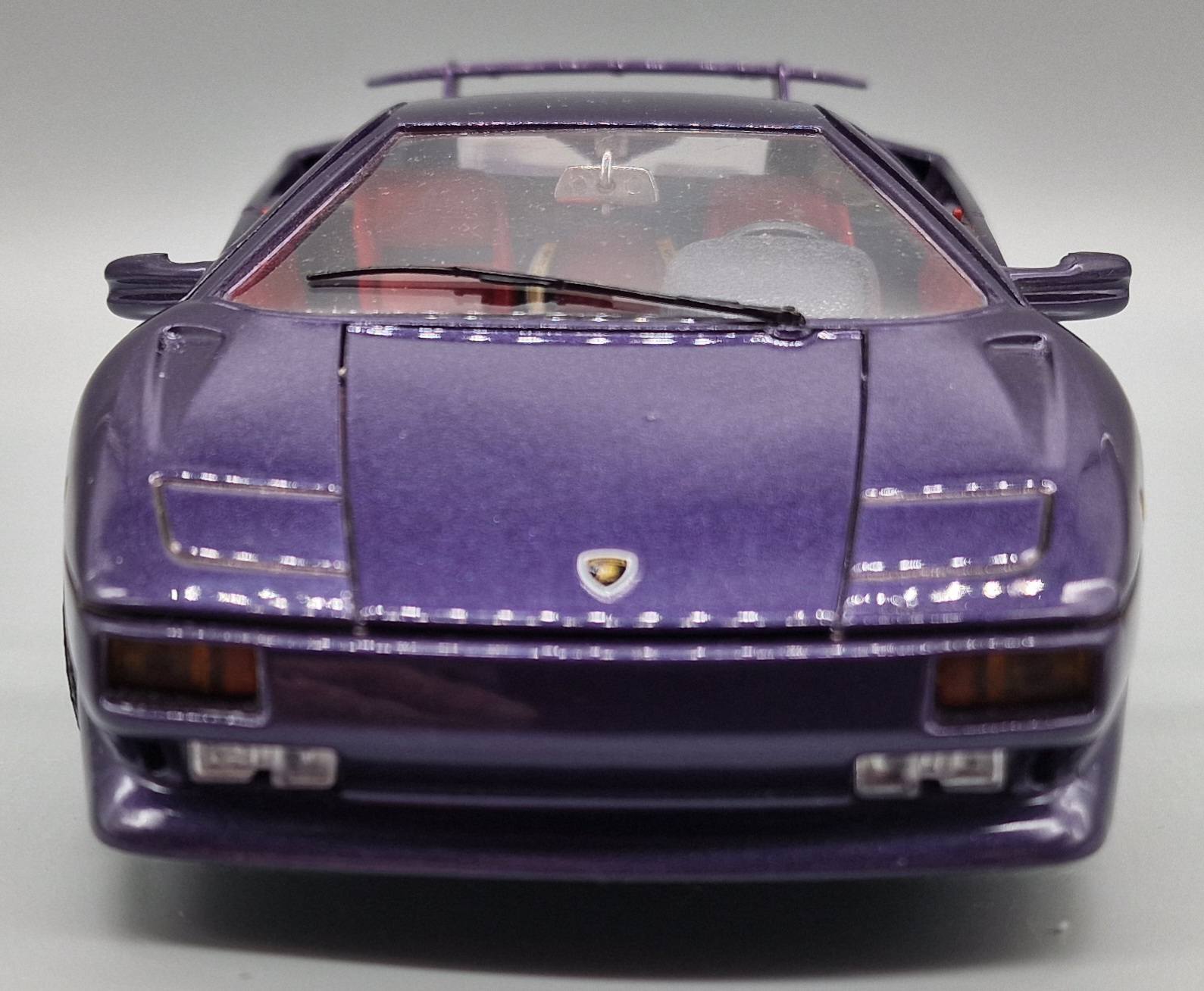 LAMBORGHINI DIABLO ( 1990 ) Bburago 1/18 scale.