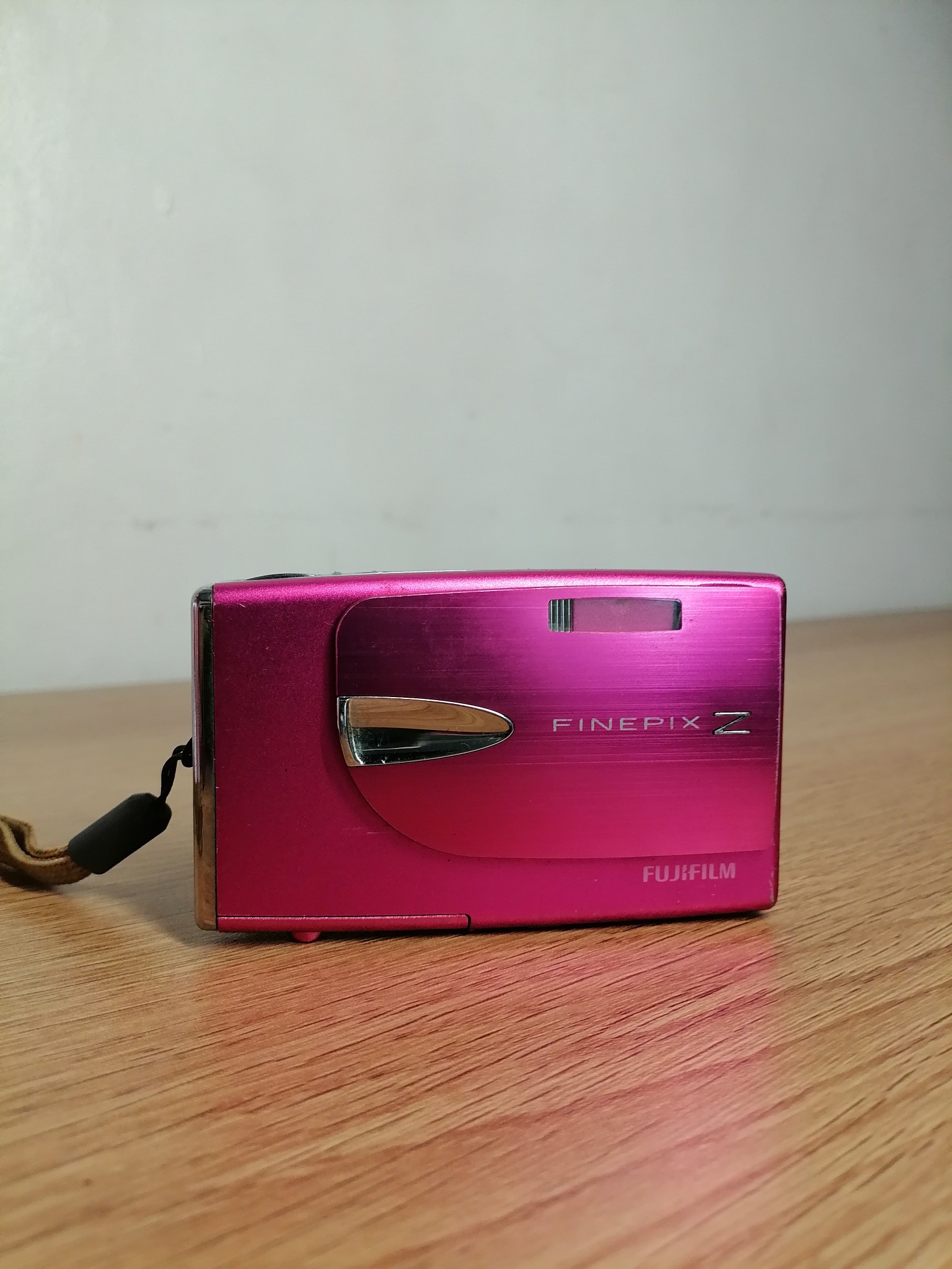 SOLD 💥 Fujifilm FinePix Z1000EXR digital camera in pink. *Fully