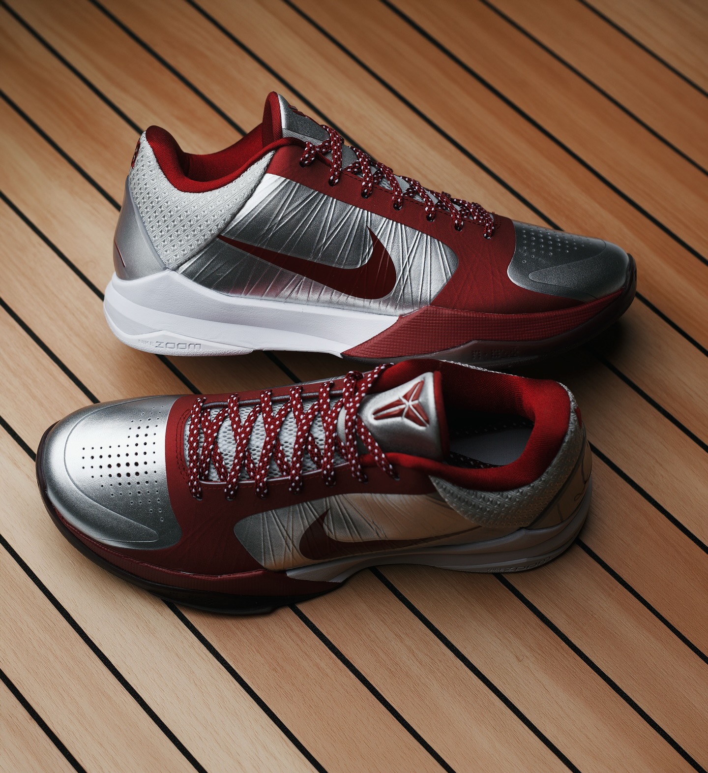🚨 Shock Drop 🚨 The Kobe V Protro “Metallic Silver / Team Red