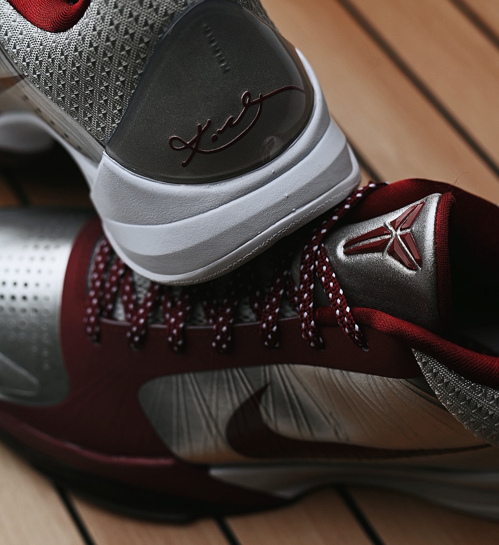 🚨 Shock Drop 🚨 The Kobe V Protro “Metallic Silver / Team Red