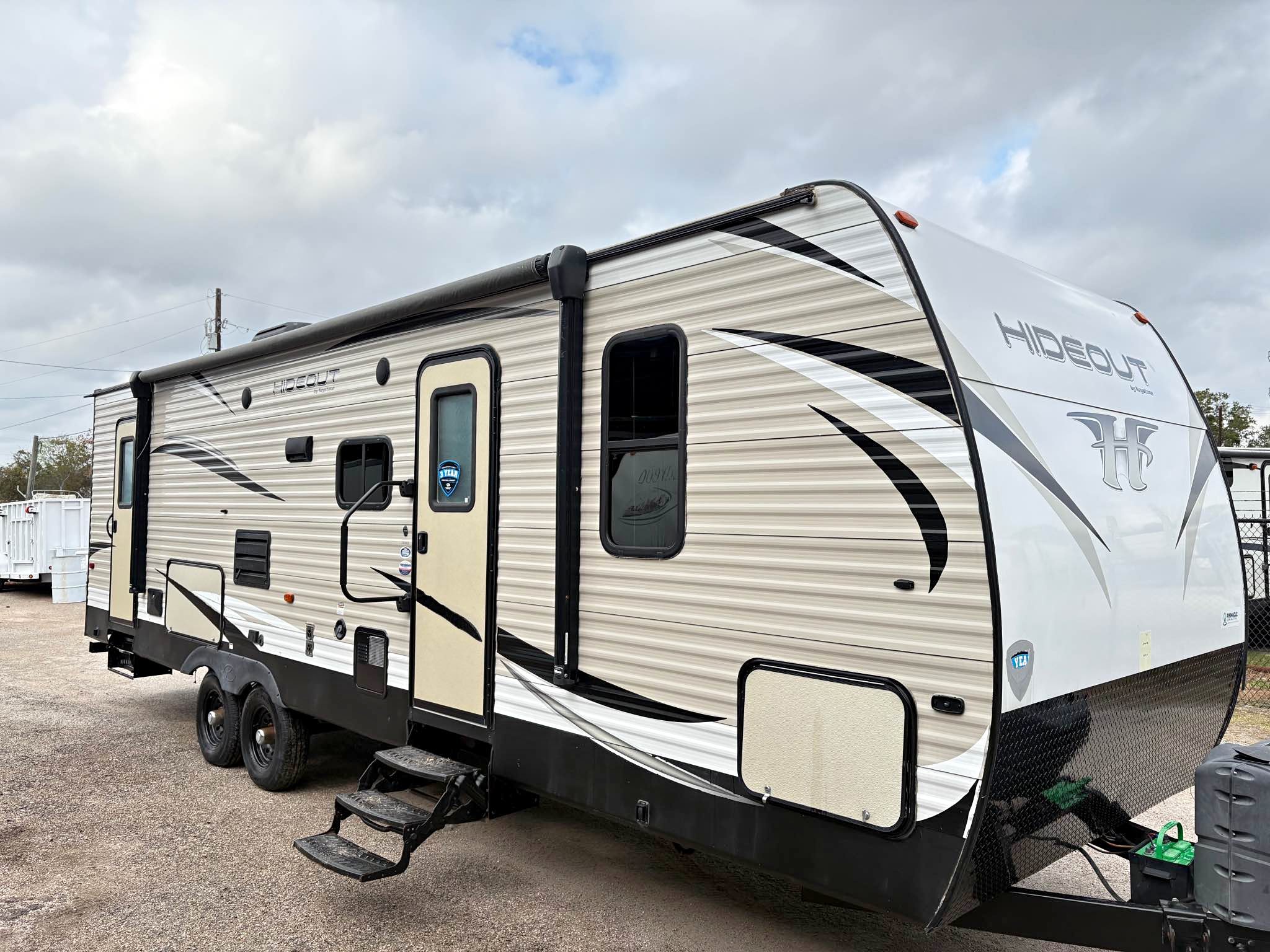 2018 Keystone hideout super slide Corner bunk, outdoor kitchen - RVs ...