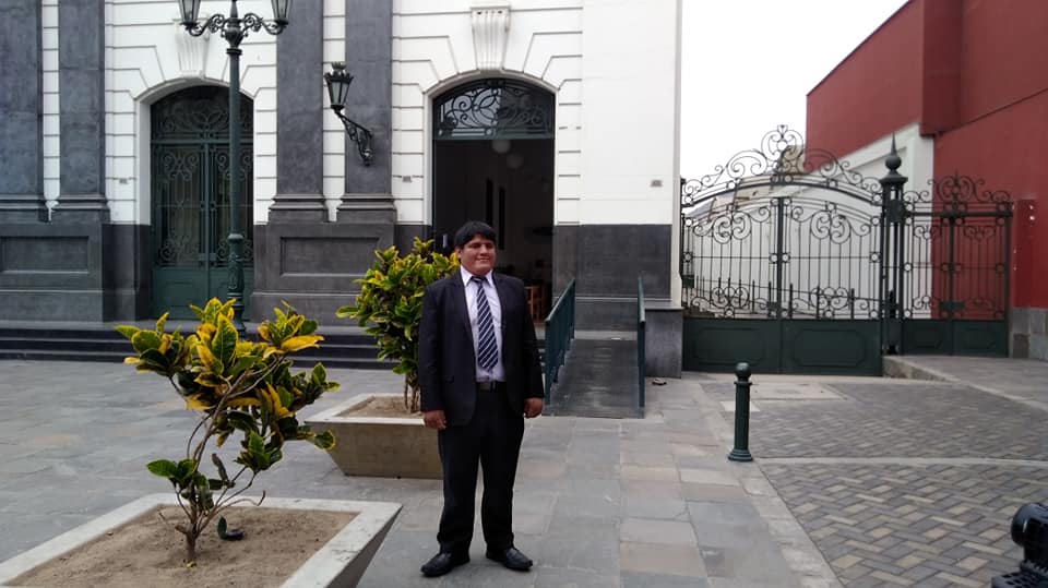 Primer congresista invidente peruano, Licenciado Rubén Goicochea
