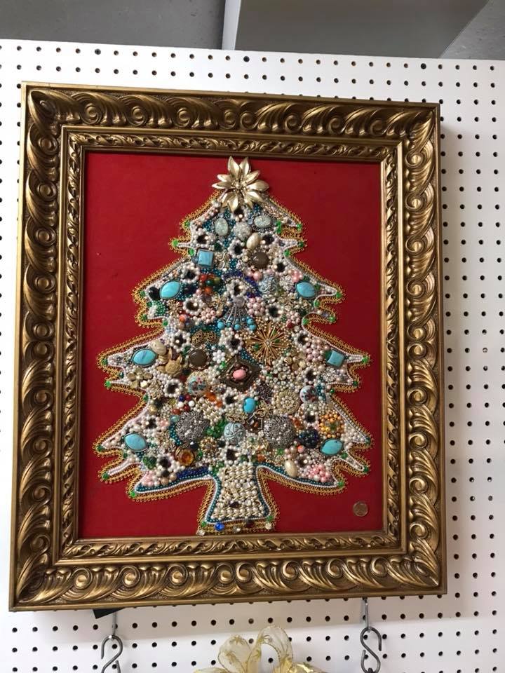 A sneak peek at the GLOW IN THE DARK holiday Christmas Tree! 🤩 It