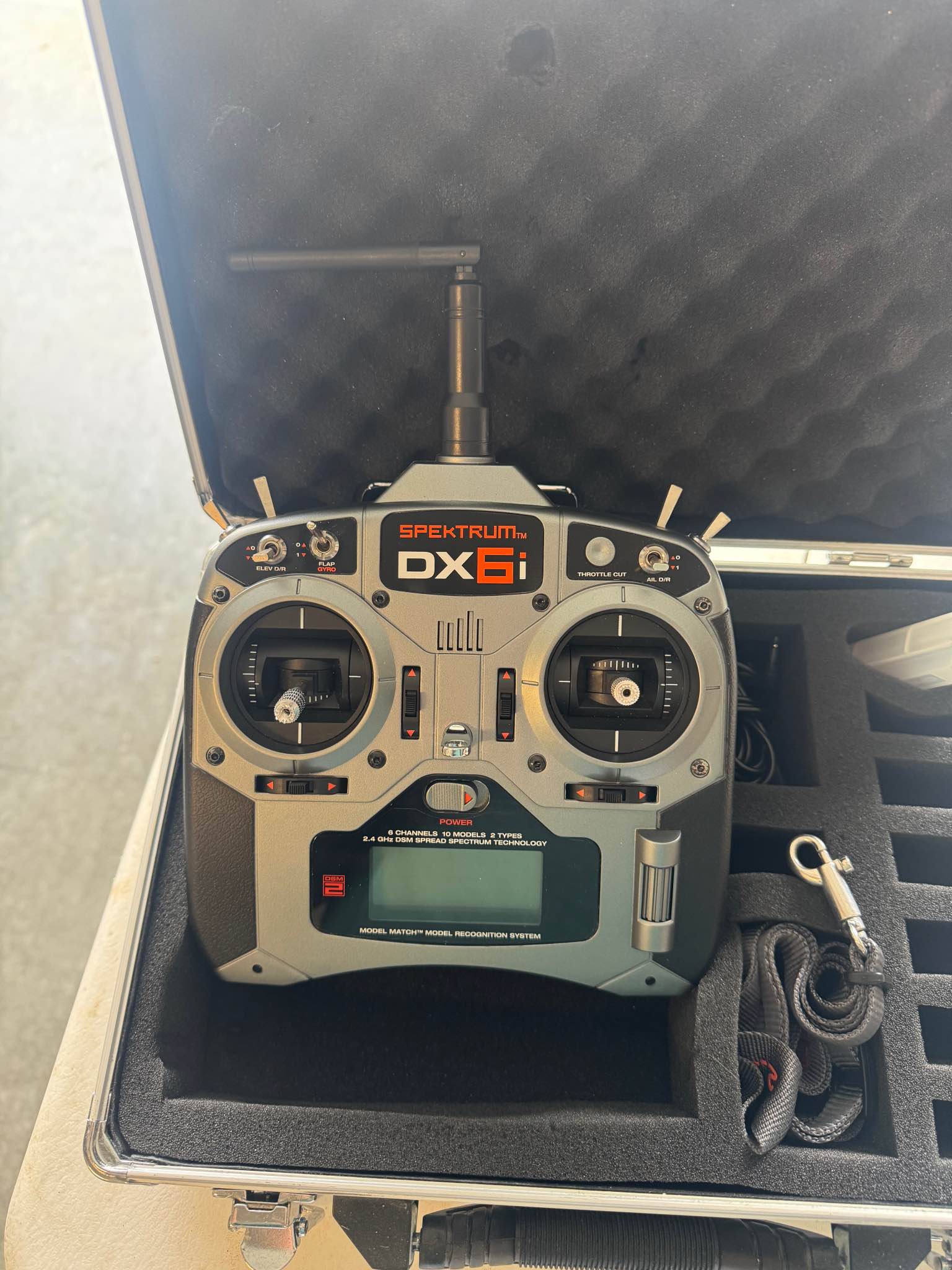 Spektrum DX6i RC Transmitter w/ Hard Case - Camera Drones - Tulsa ...