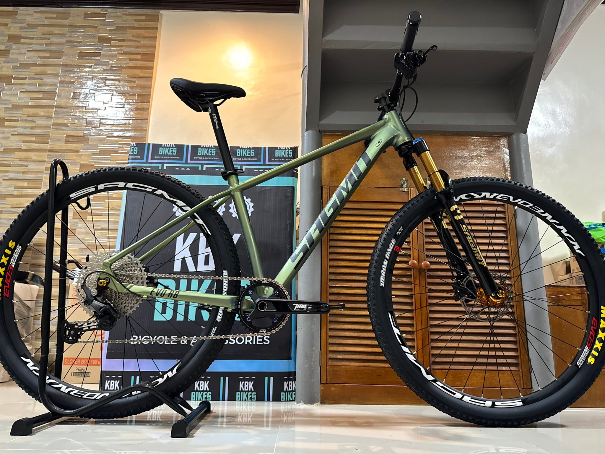 KBK - FOR SALE! BRAND NEW! 🔥🔥🔥 SAGMIT EVO R8 (29ER) #PROJECTBIKE SPECS ...