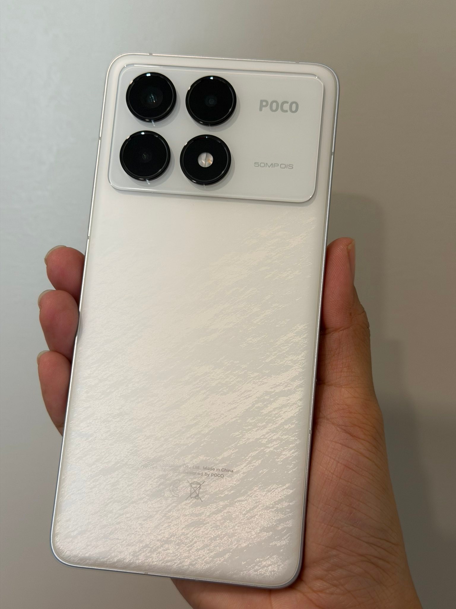 Xiaomi POCO F6 Pro รุ่นท็อปสุด (RAM 16GB / ความจุ 1TB) ลดหลือ 8,000.-
