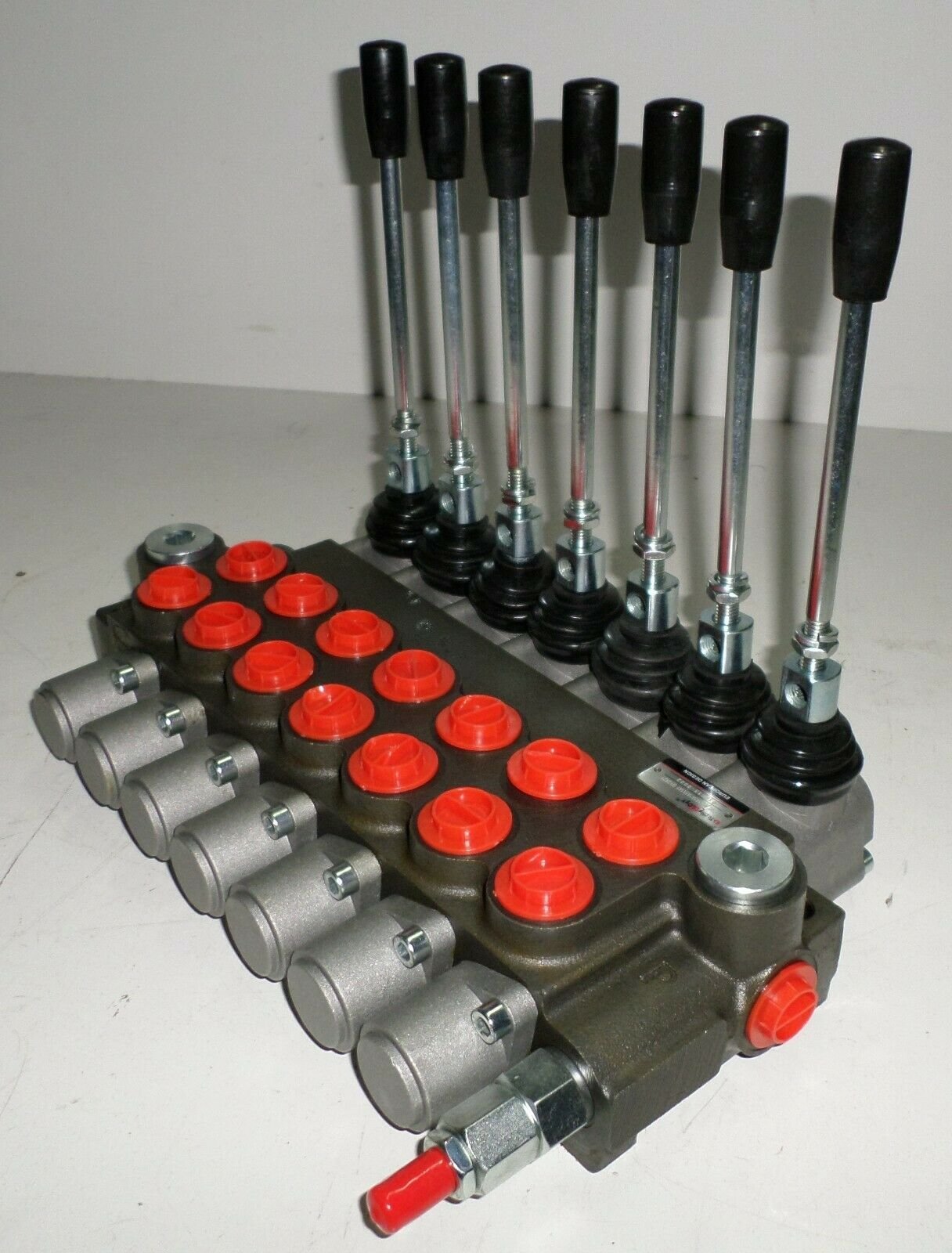 Spool hydraulic controllers... - UTB Universal Tractors