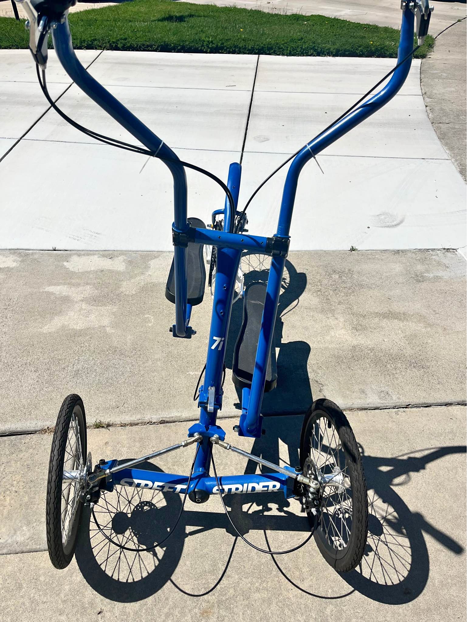 3 wheel elliptical bicycle ElliptiGO 3C Long Stride Outdoor Bike - Converts to Indoor Bike The E‐Strider Pro elliptical bike adds upgraded electric assist and performance features Custom Air 3 Wheel Elliptical