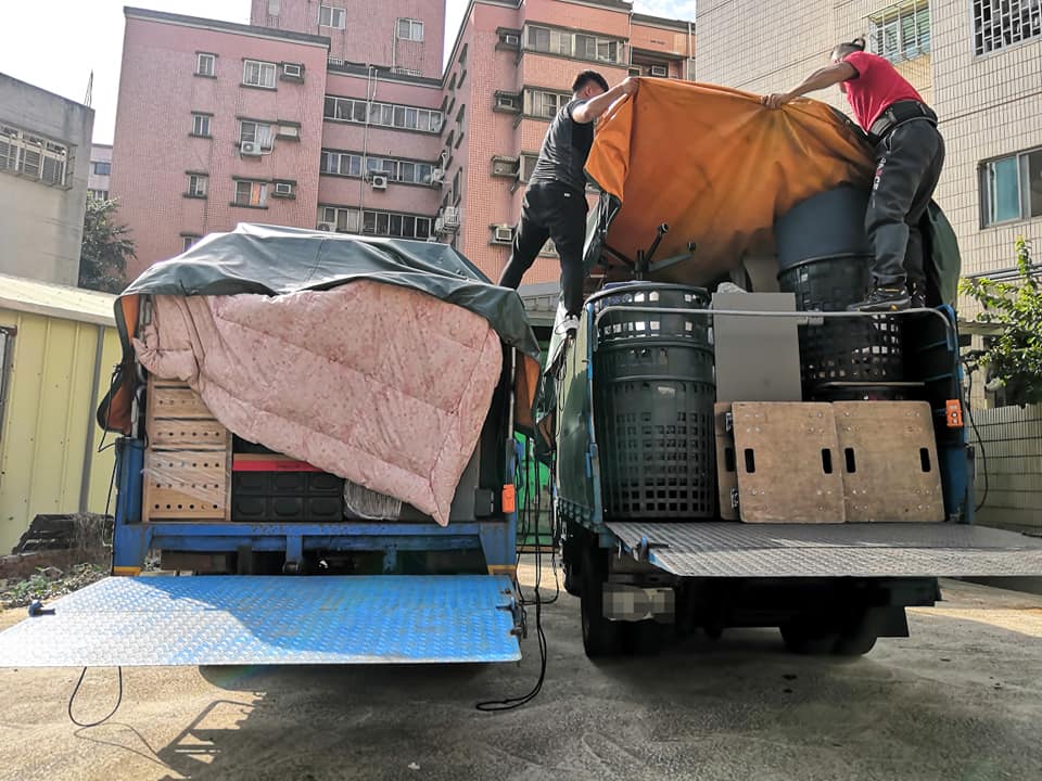 宇哥搬家 最近總是南北跑 感謝 勇伯號 勇晴號 一直陪著上山下海 搬家快遞運送 Facebook