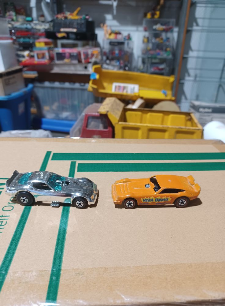 Hot Wheels Vega Bomb die-cast car details