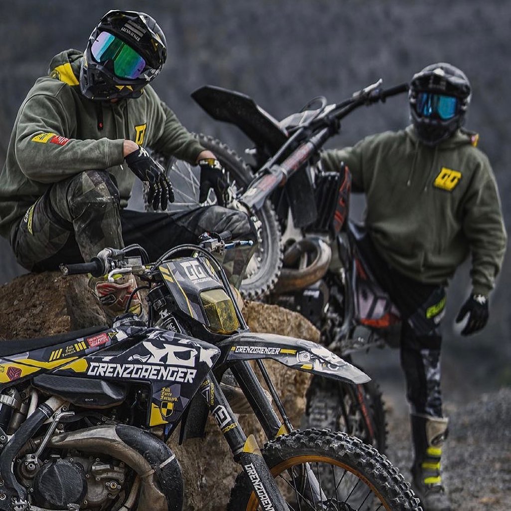 GRENZGAENGER バイクウェア オレンジ・黒 GRENZGAENGER