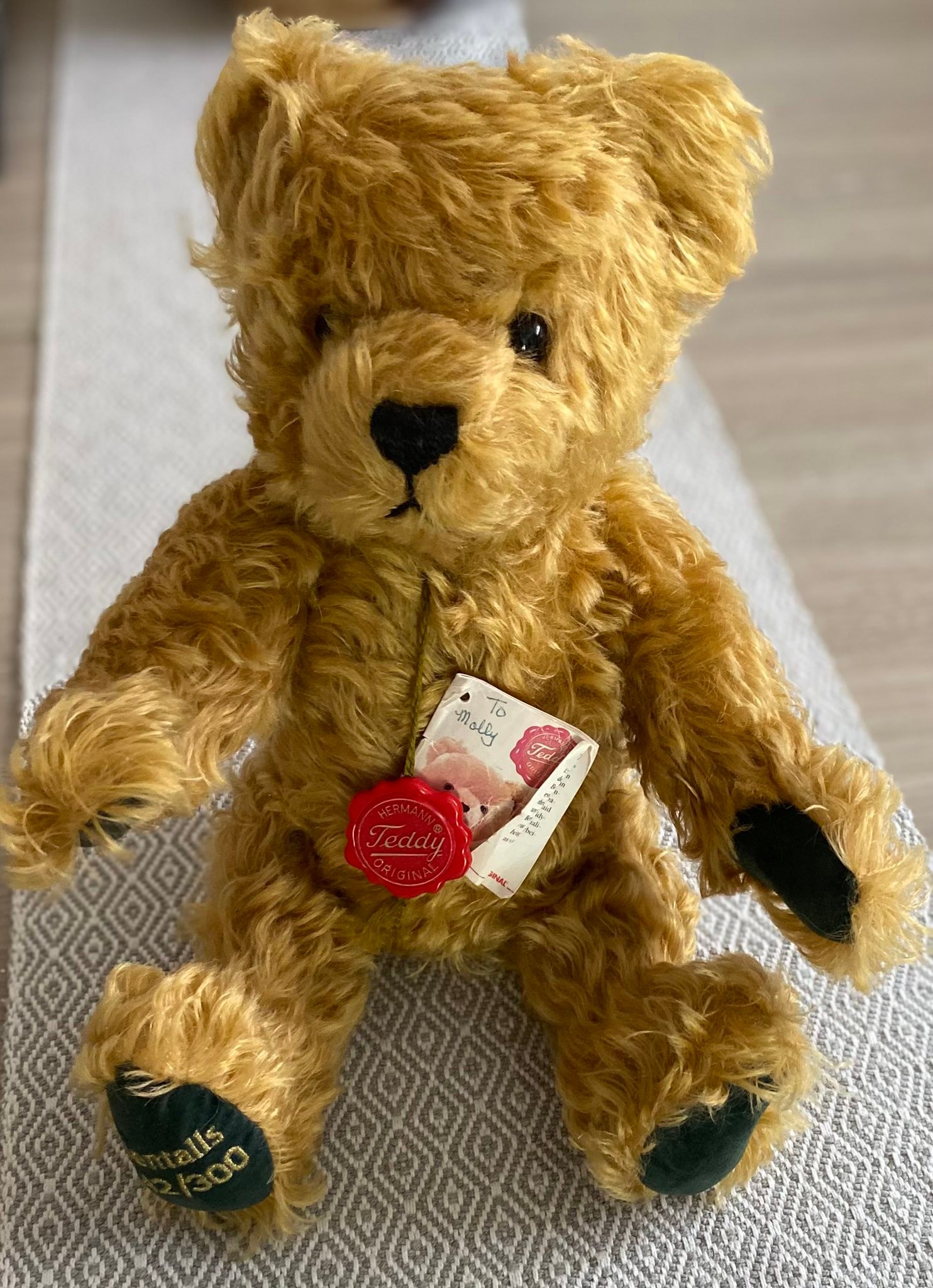 ぬいぐるみ Hermann Annual Bear 2003 Coralena What is the age and value of a Hermann bear?