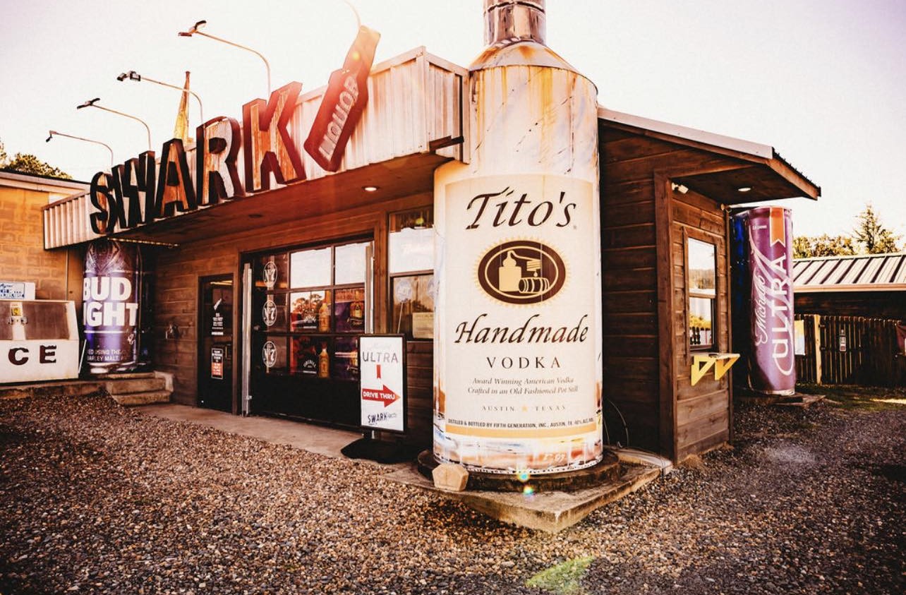 🌟 Hometown Highlight: SWARK Liquor 🌟 Whether you're stocking up or  looking for the perfect accessory, you'll find dependable options at SWARK  Liquor. They are your one-stop shop for: ✔️ A Wide