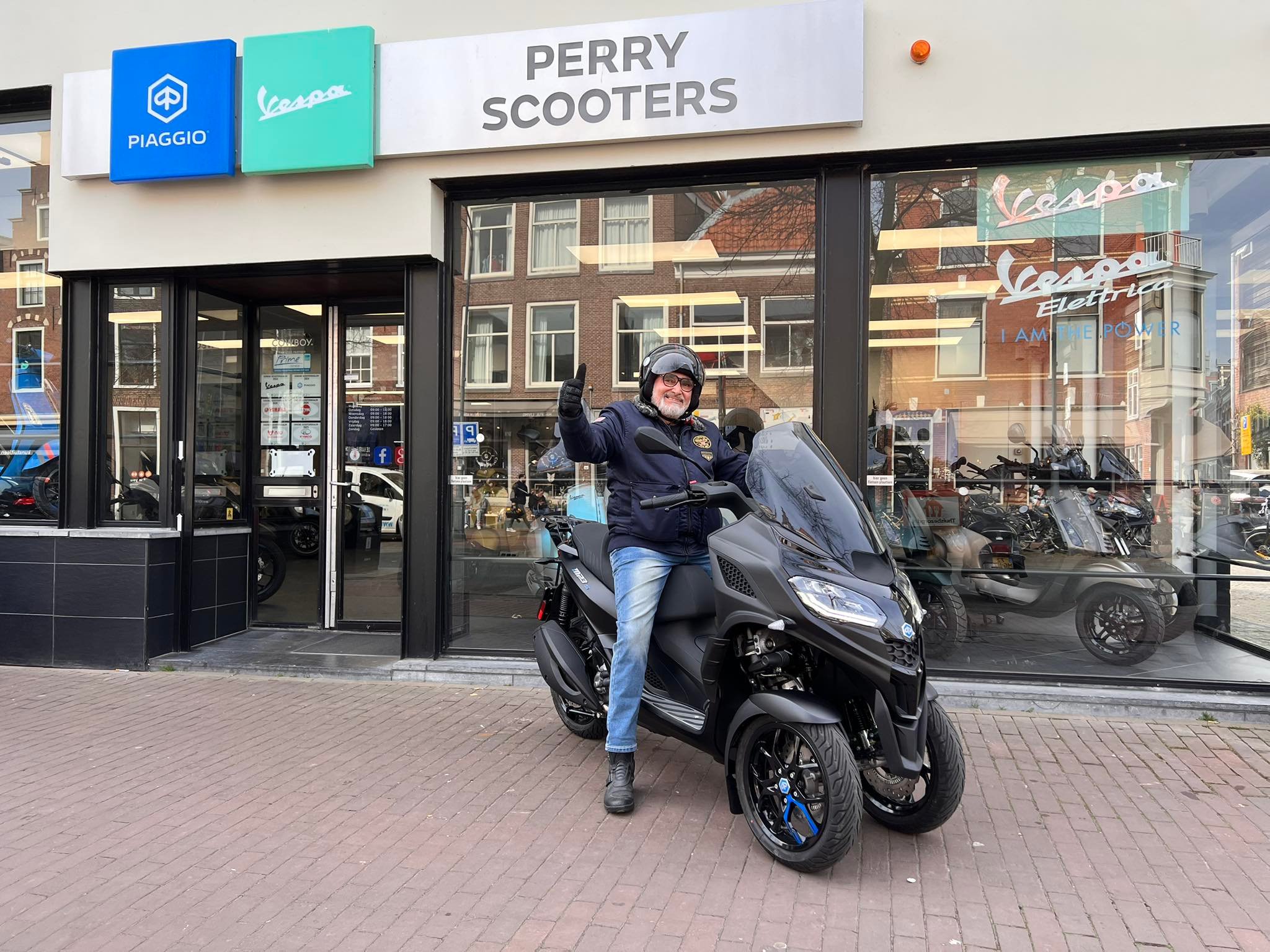 Perry Scooters Haarlem added a... - Perry Scooters Haarlem