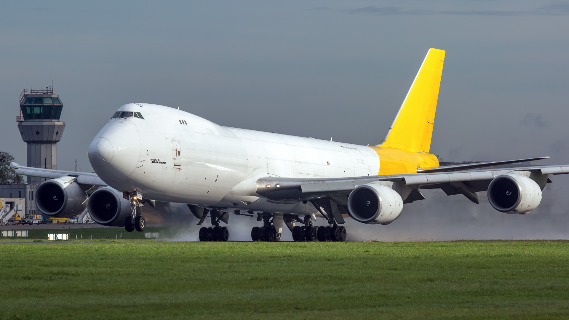 This Atlas Air 747-8F previously operated in partial DHL livery