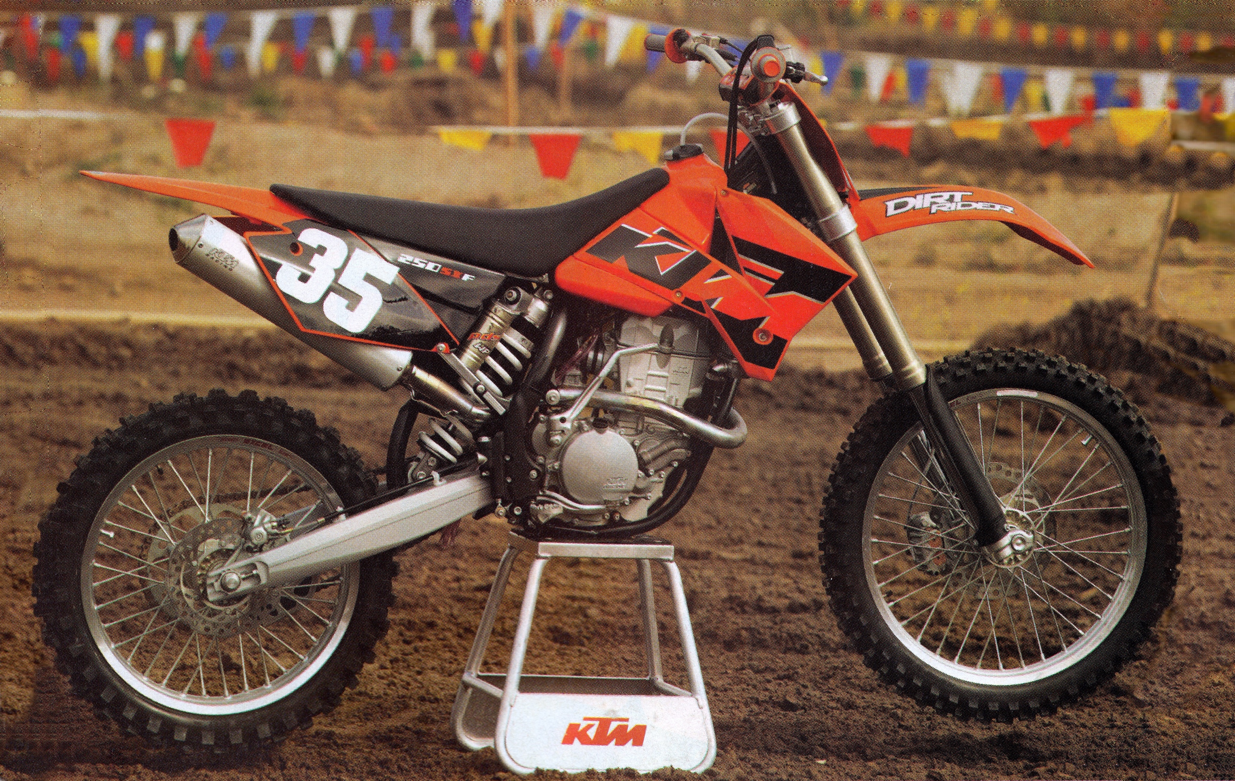 The Motocross - Suzuki's awesome RM125 for 1995. #Zook