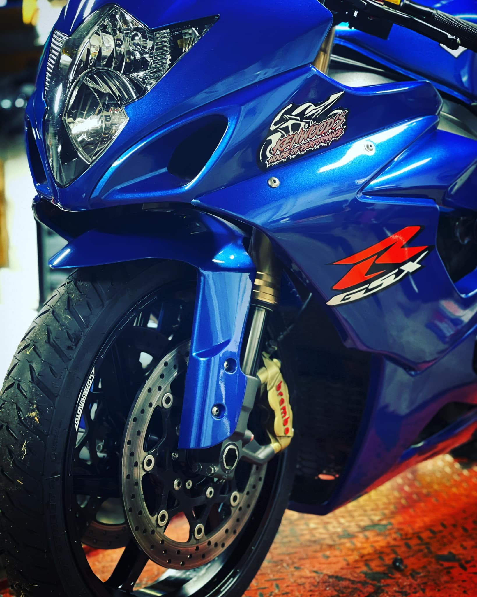 Upgraded Suzuki GSXR1000 with Brembo and Hel callipers