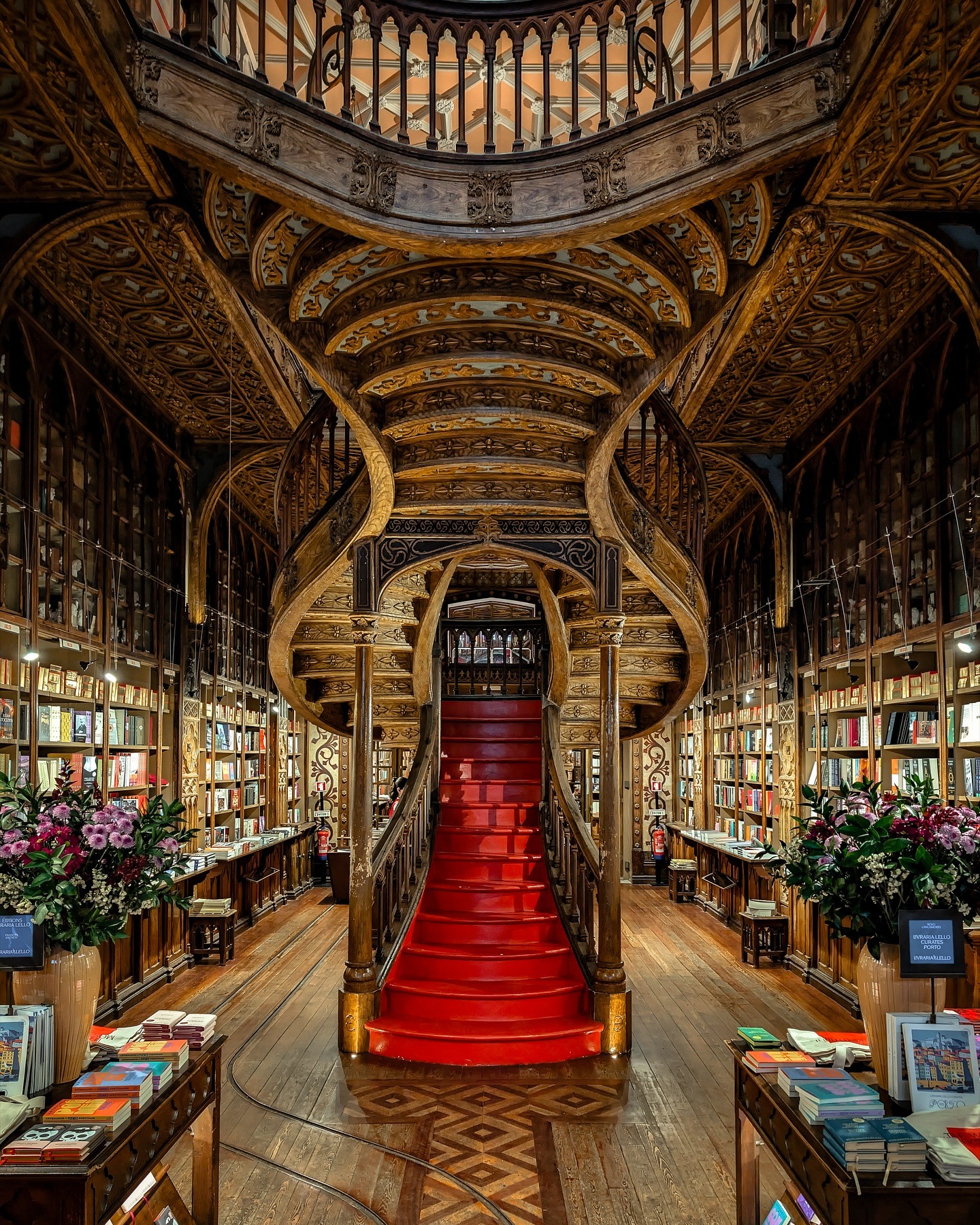 Architecture - Livraria Lello - @livraria.lello [IG] - An enchanting ...