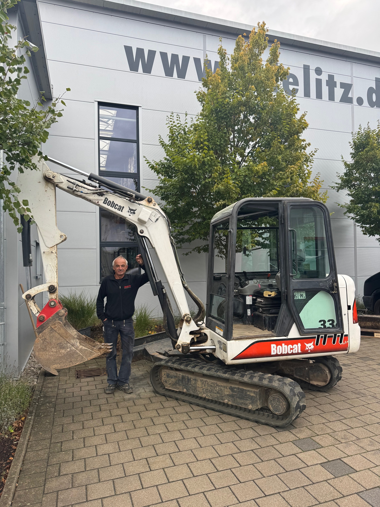 Frielitz - Wir legen selbst Hand an. Unser Baggerfahrer Osse hat heute ...