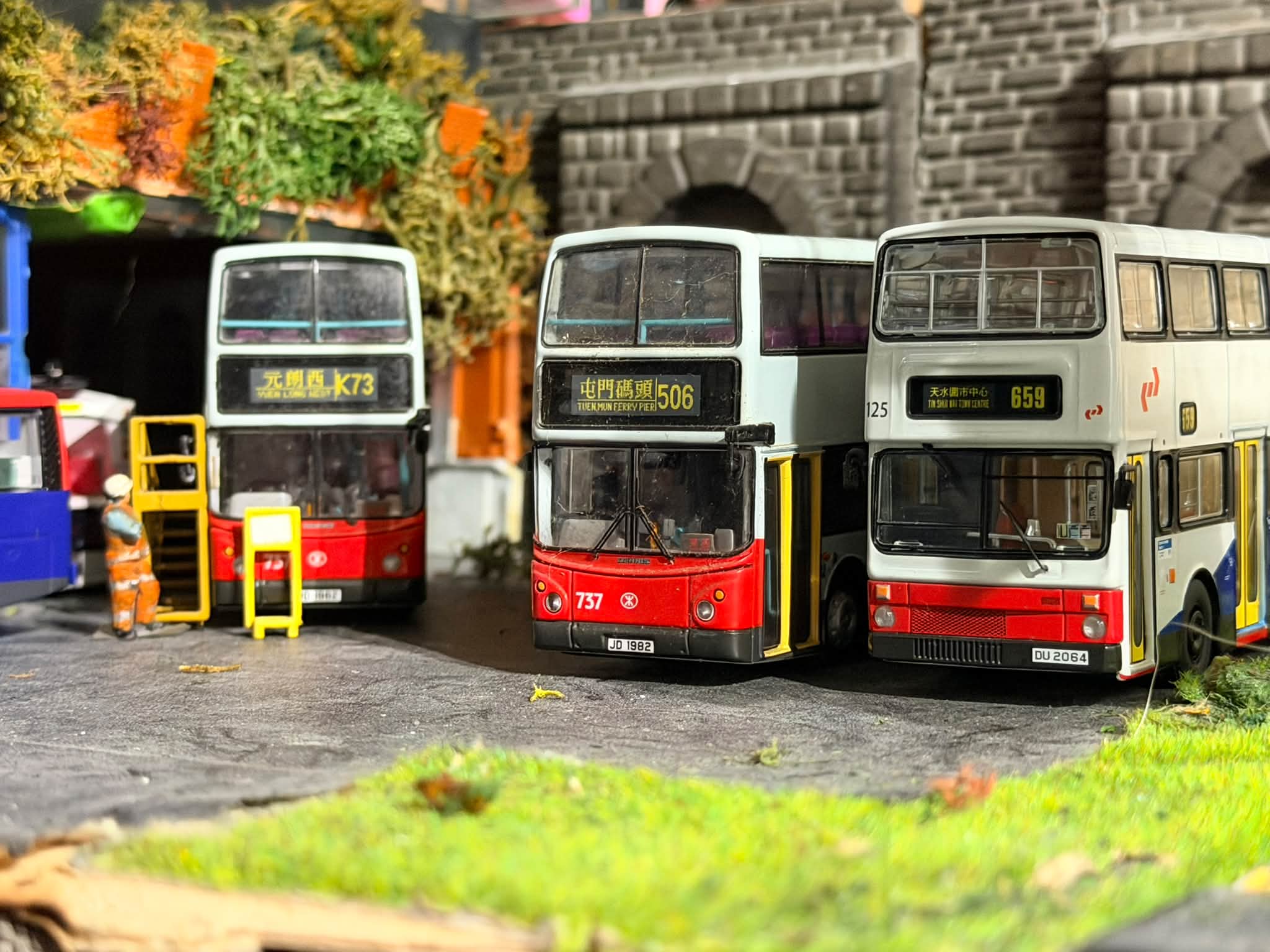 KCRC livery model buses for Kowloon Canton Railway Corporation