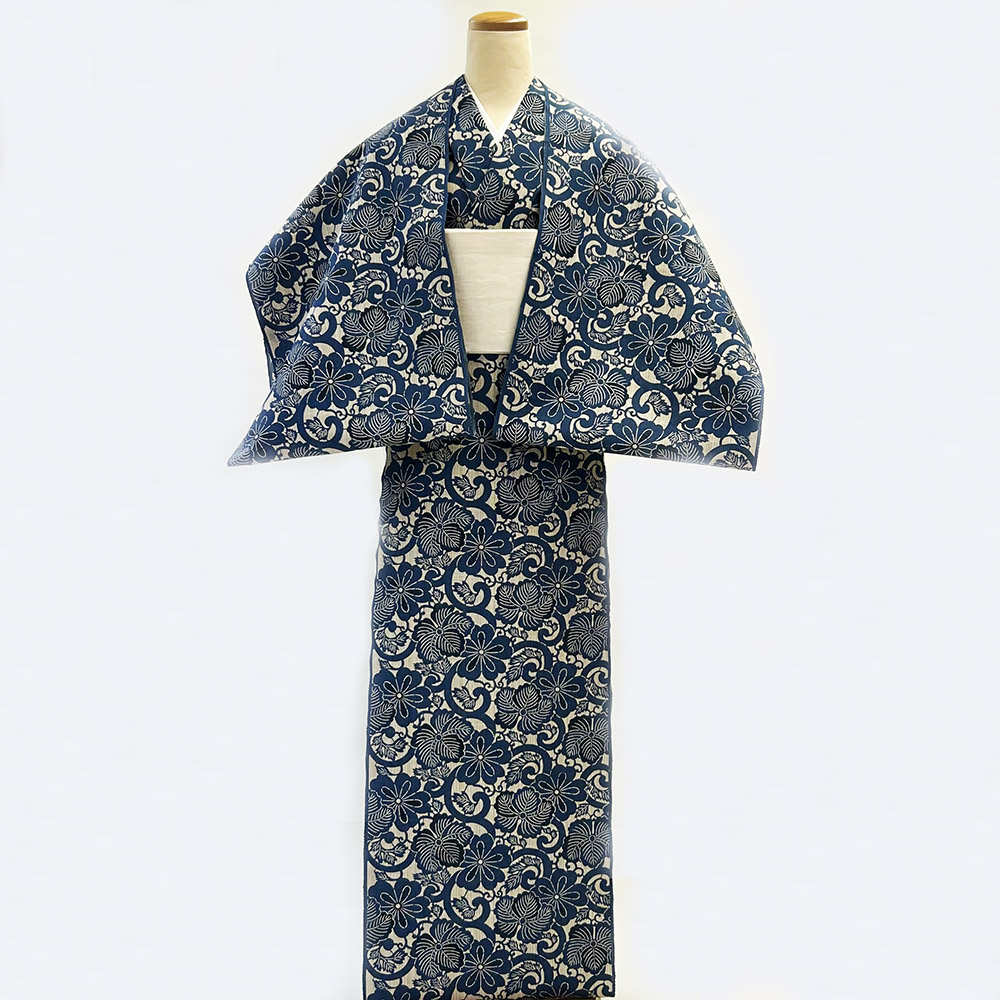 マ*ロ様 竺仙？　奥州小紋風　三越誂え　桜草模様　浴衣単品 □竺仙 『奥州小紋』 桐桜唐草 モチーフは桐と桜。そしてそれらを繋ぐ