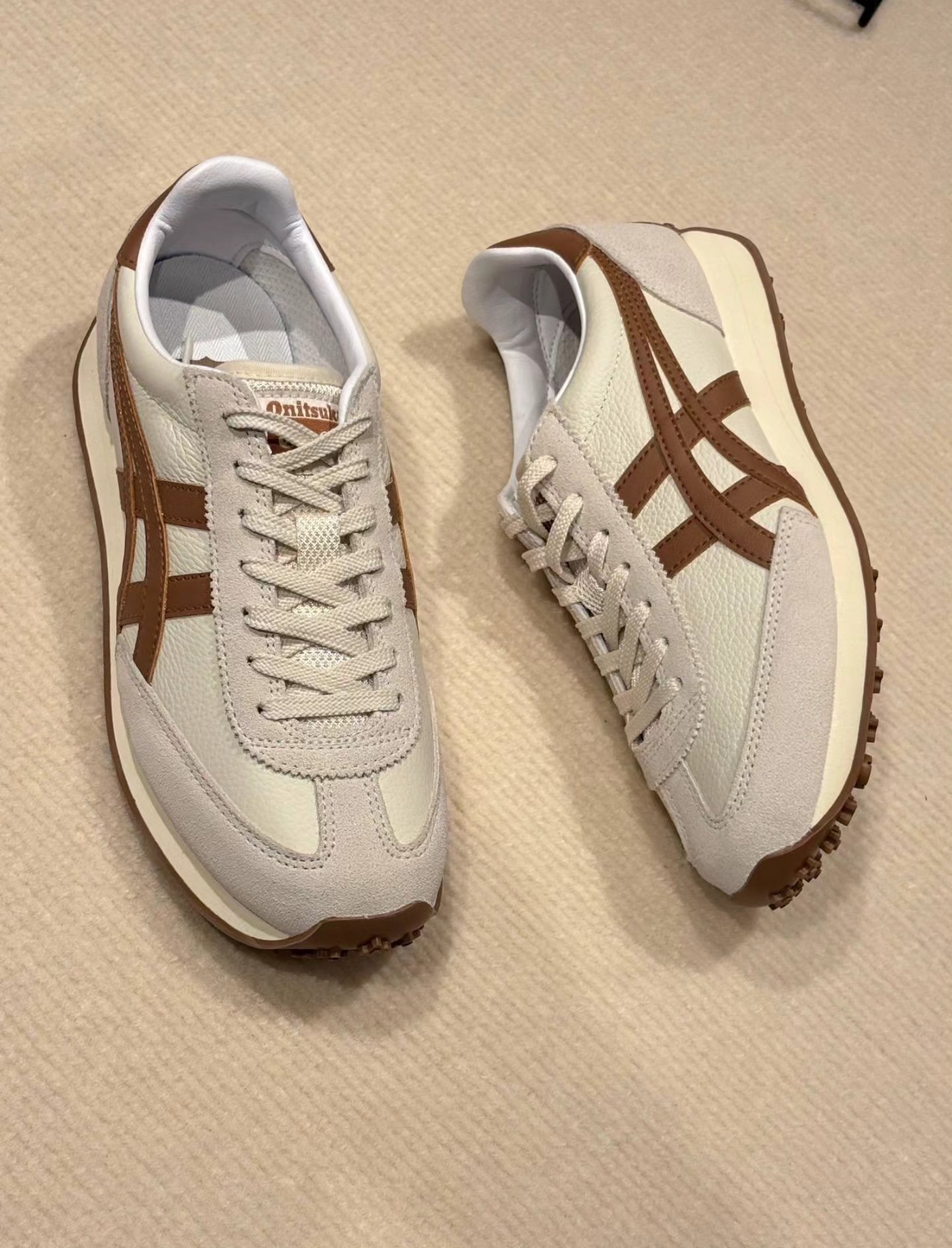 🇯🇵Onitsuka Tiger 鬼冢虎颜色∶BIRCH/MOCHA BROWN 美拉德配色治愈了