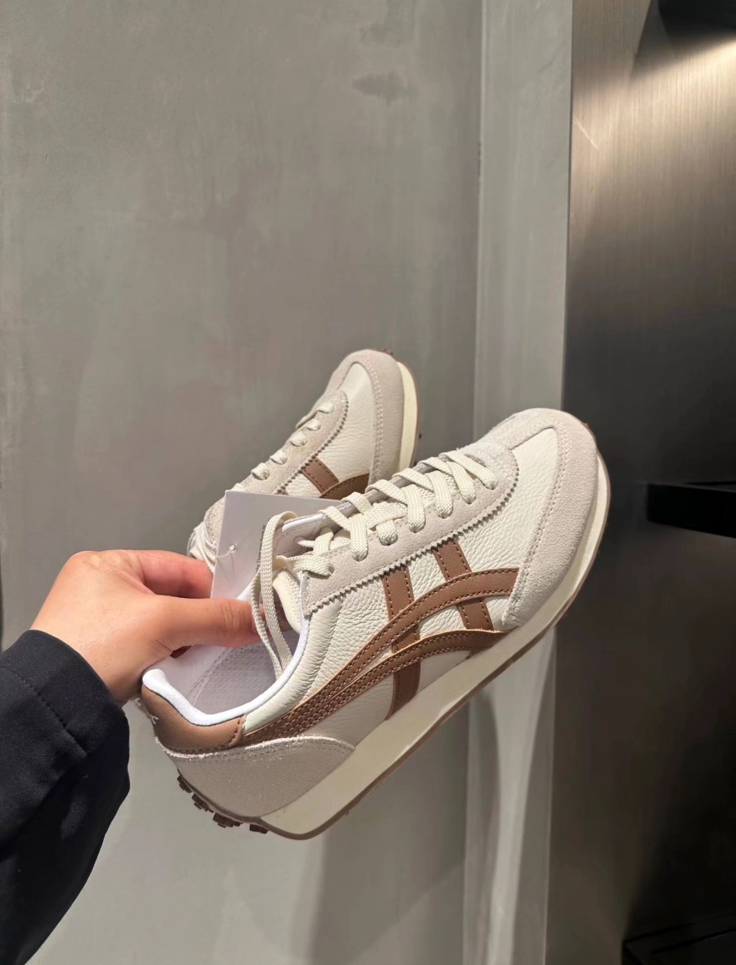 茶虎 🇯🇵Onitsuka Tiger 鬼冢虎颜色∶BIRCH/MOCHA BROWN 美拉德配色治愈了