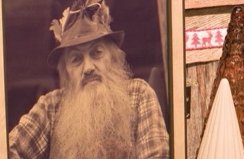 what cigarettes did popcorn sutton smoke In a time before social media, had the best advice of all If you don't like me, I don't give a damn. #PopcornSutton #Moonshiner #Appalachian #MoonshineHistory #OldTimeWisdom #RealMountainMan #Bootlegger #WhiskeyHistory Popcorn Sutton: The Last Moonshiner