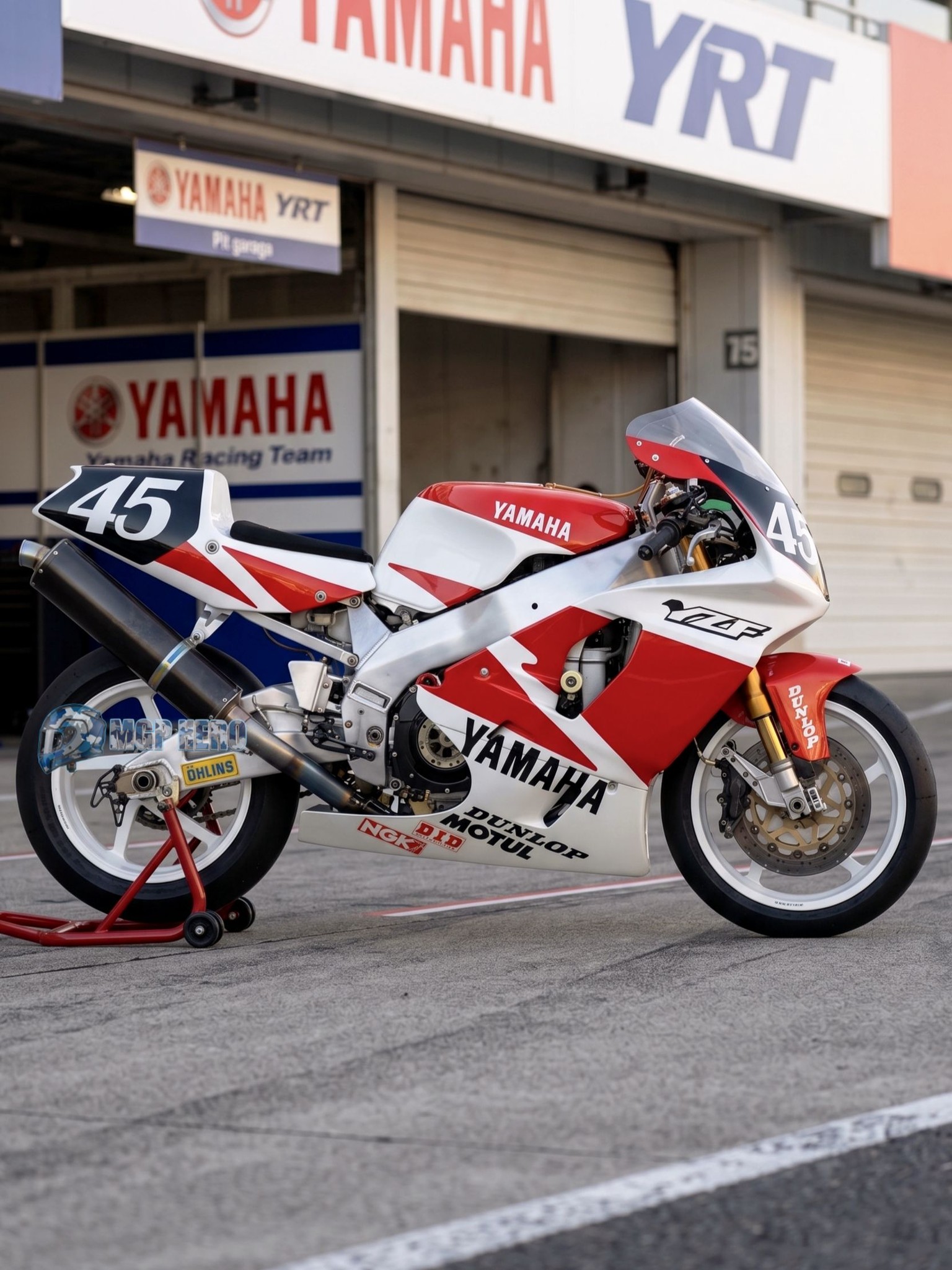 Colin Edwards YZF 750 Laguna Seca