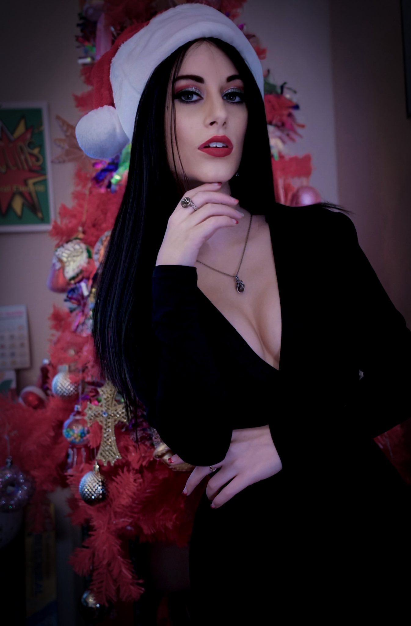 Dani Sciacca When you love Winter Holidays but can’t let... Facebook