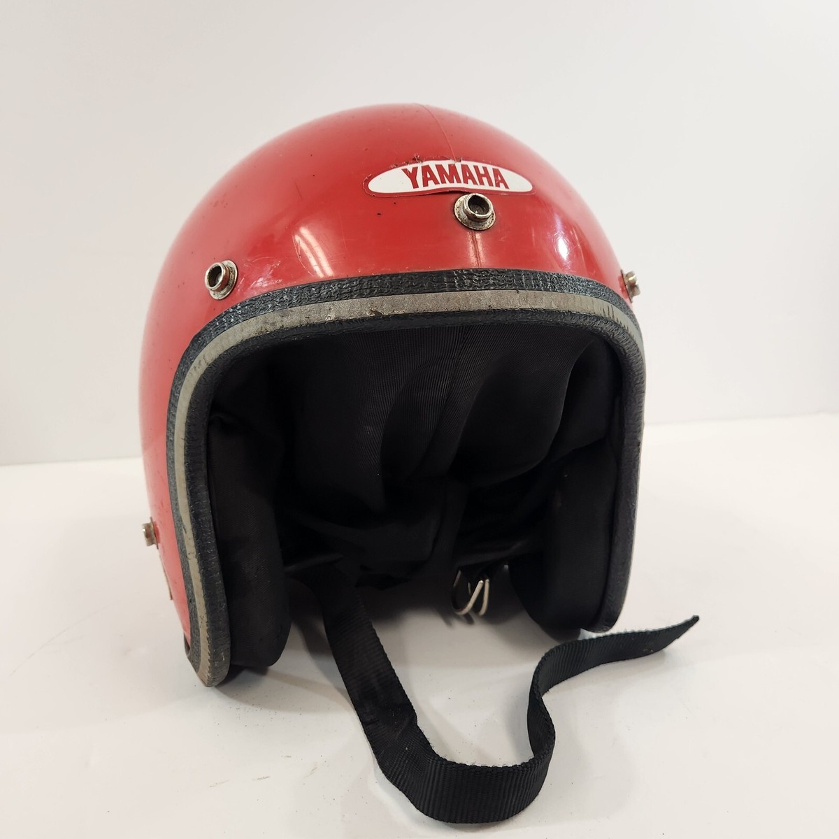 1970's style motorcycle helmet TT&CO. SUPER MAGNUM 70's LINE VINTAGE BLUE 3/4 OPEN FACE JAPANESE / DOT STANDARD The result is a combination of light and strong fibers that contribute to make TROPHY strong and comfortable Storage - Ride in style?