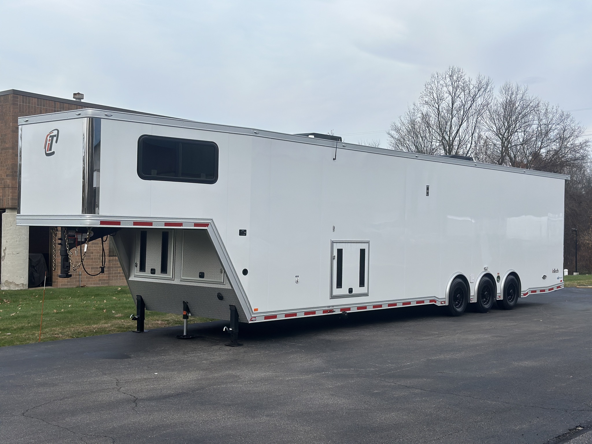 KB Trailer Sales | Cleveland OH