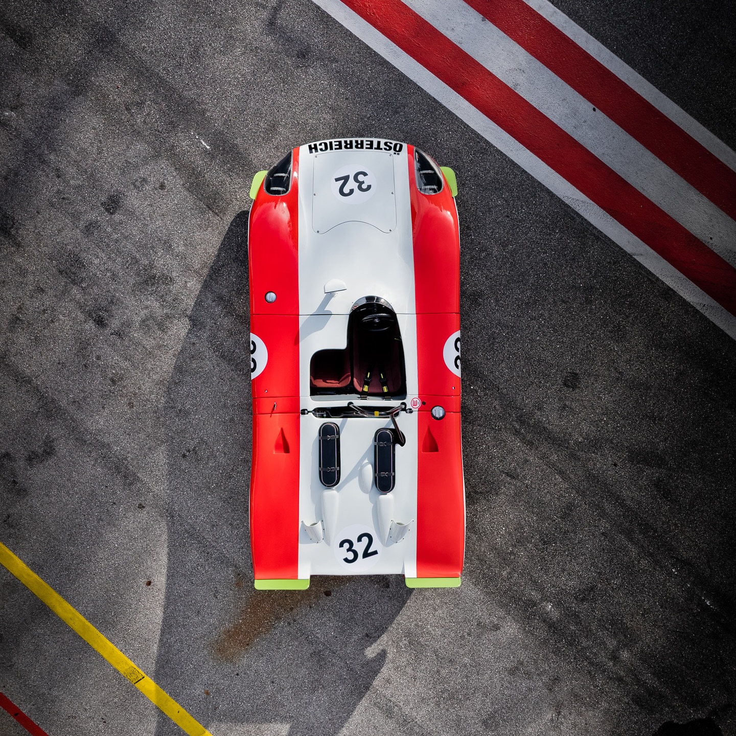 The 908/02 in Austria livery at the Salzburgring — a meeting of
