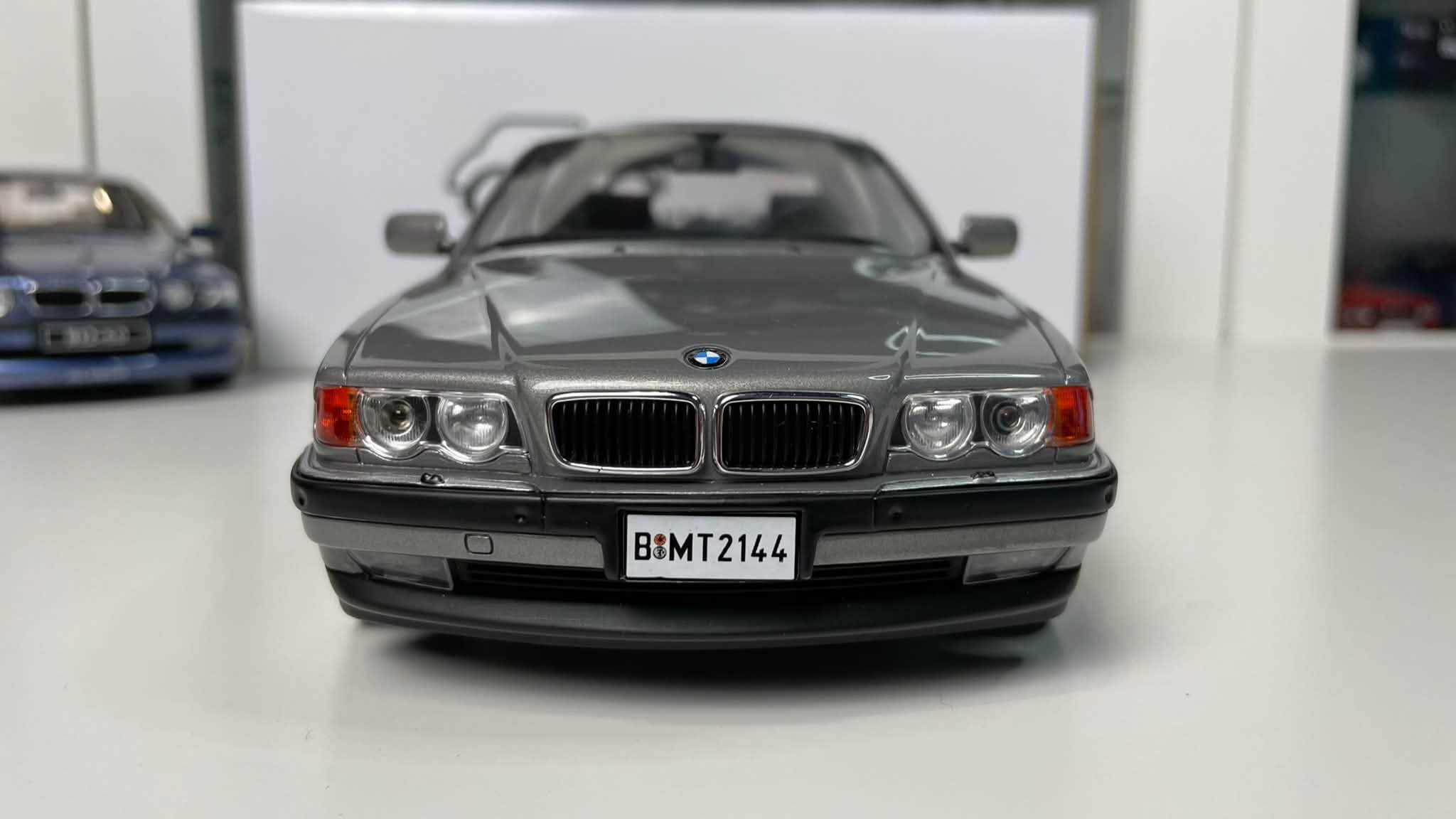 BMW e38 750iL by Otto 1:18