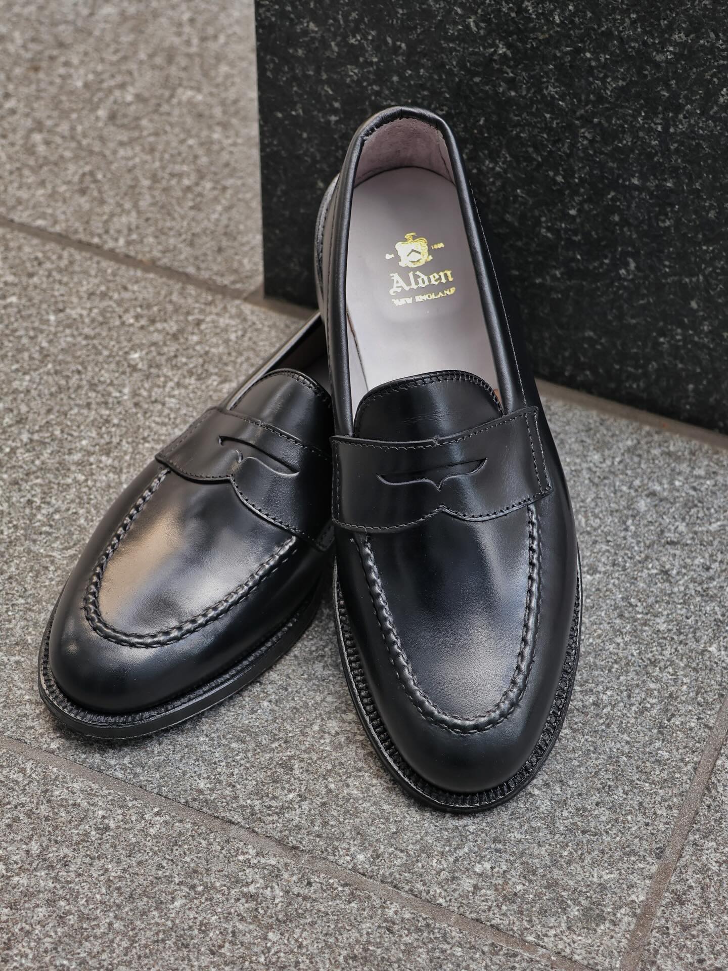 Alden Model: N1215 Style: Penny Loafer Last: Copley Material: Calf