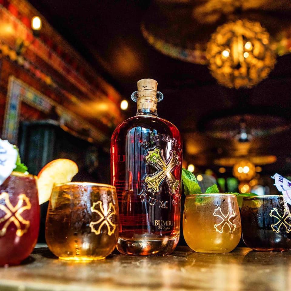 BUMBU RUM CO. 十字架型 ショットグラスディスプレイ インテリア小物 BUMBU RUM CO. 十字架型 ショットグラスディスプレイ