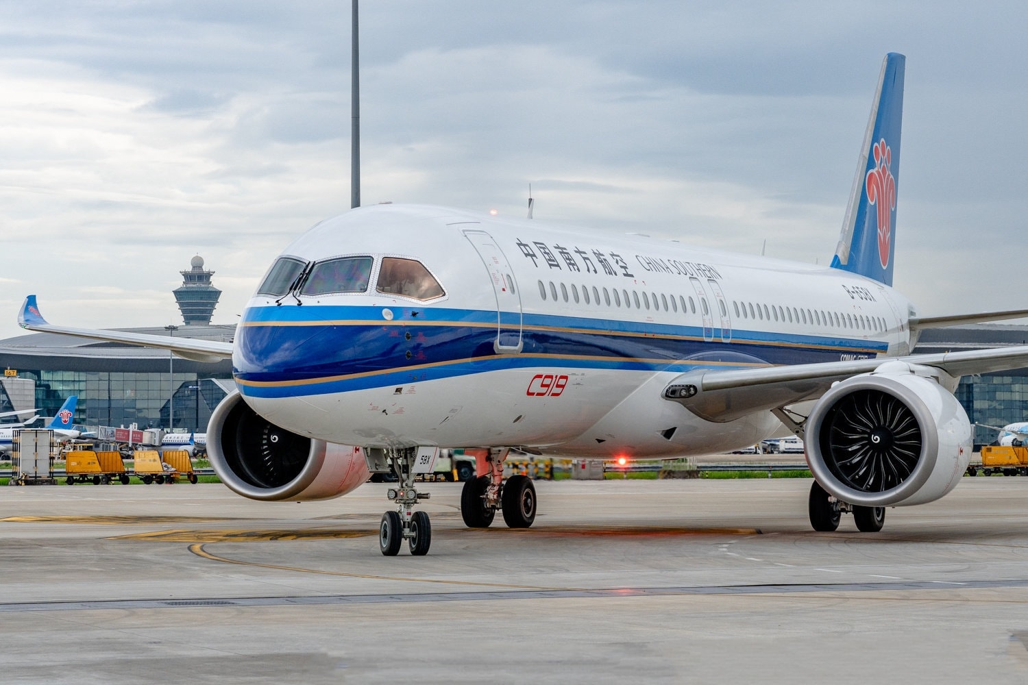 竹19 ✈️🇨🇳 B-658X, a China Southern Comac C919 at the #DAS2025