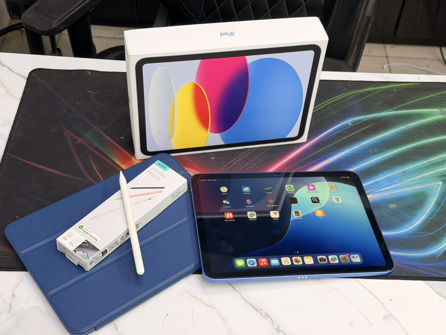 iPad 11th Gen WiFi 128GB with pen and cover for sale