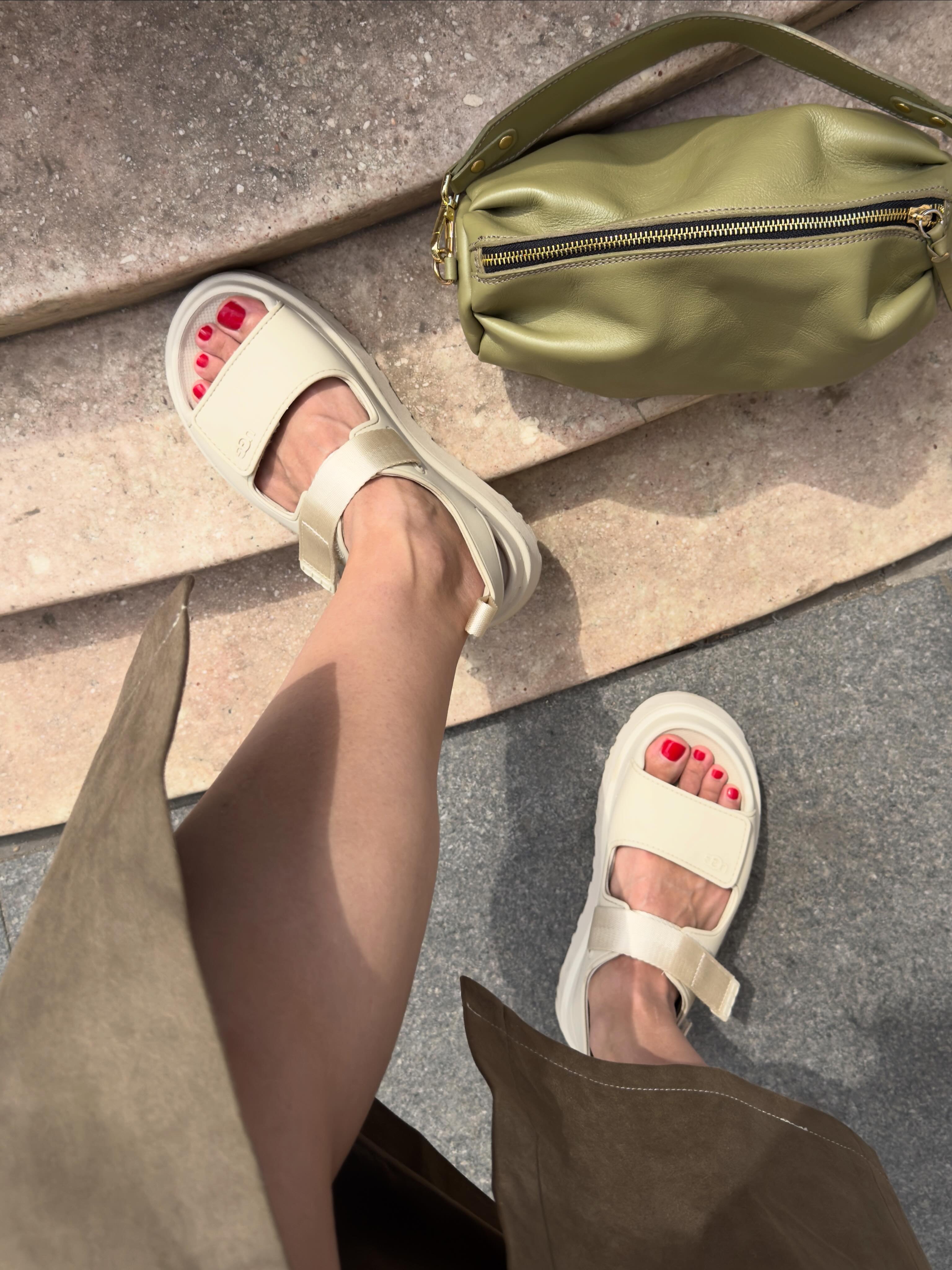 ansyva is the summer muse. Featuring the GoldenGlow in Sea Salt. #UGG